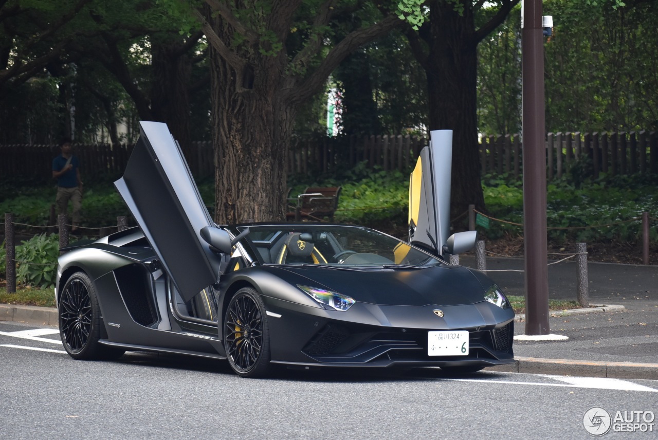 Lamborghini Aventador S Lp Roadster July Autogespot