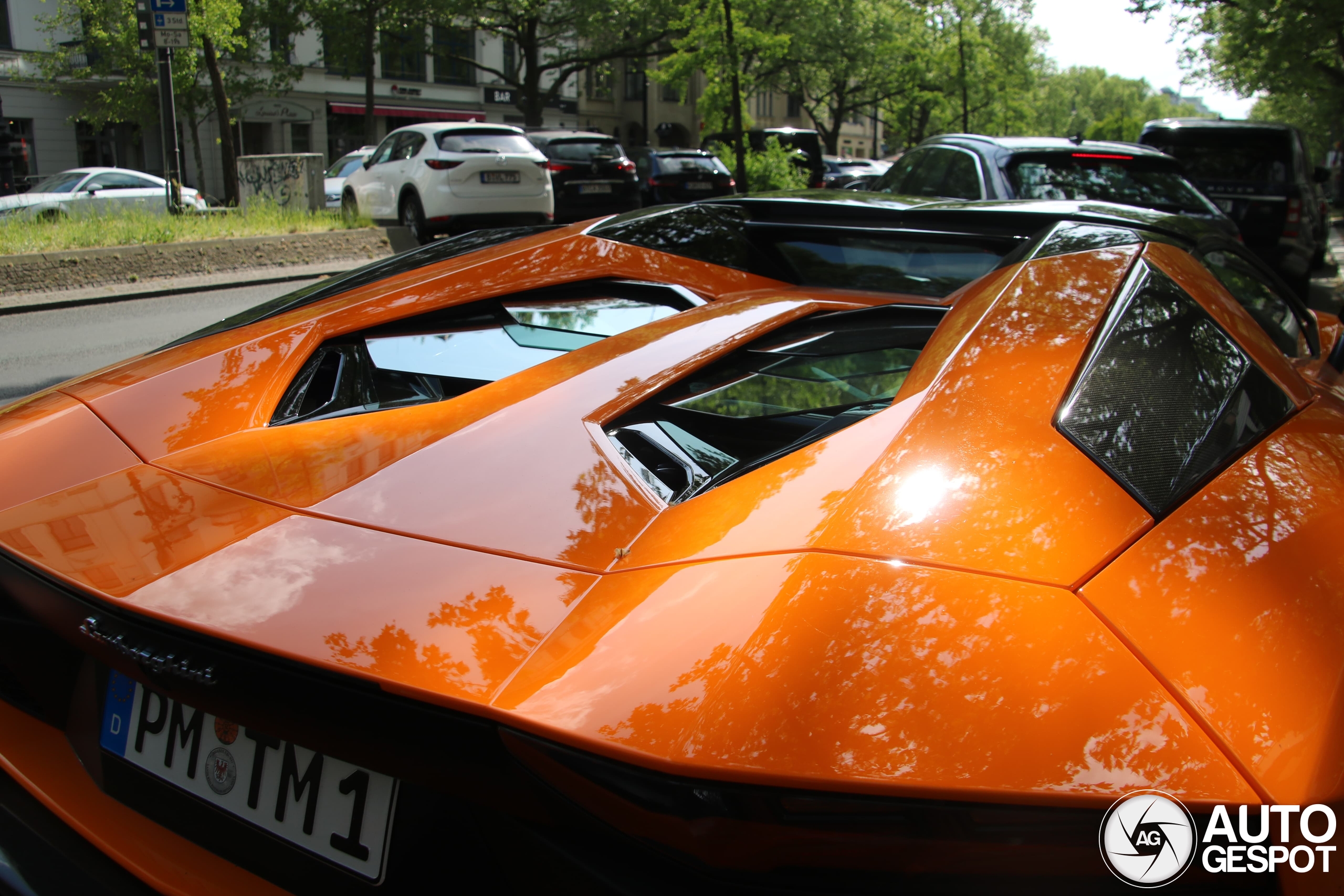 Lamborghini Aventador S Lp Roadster November Autogespot