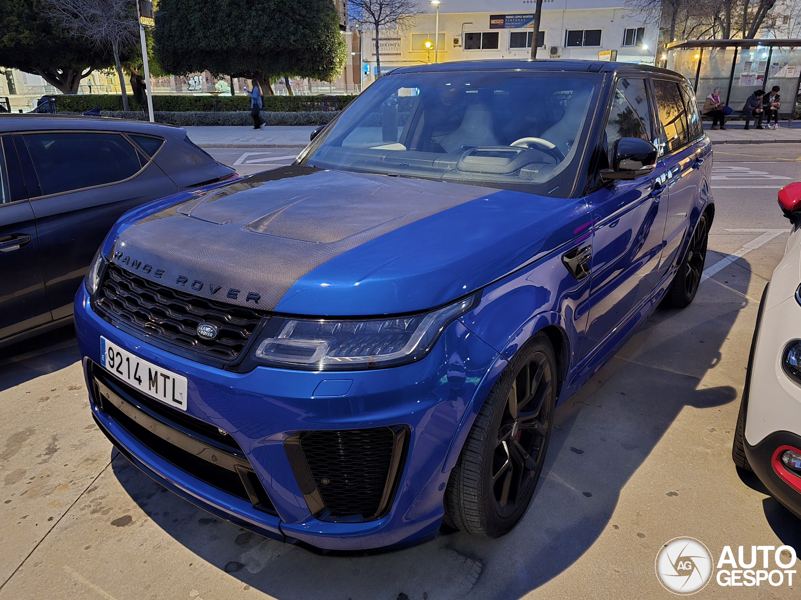 Land Rover Range Rover Sport Svr Carbon Edition March