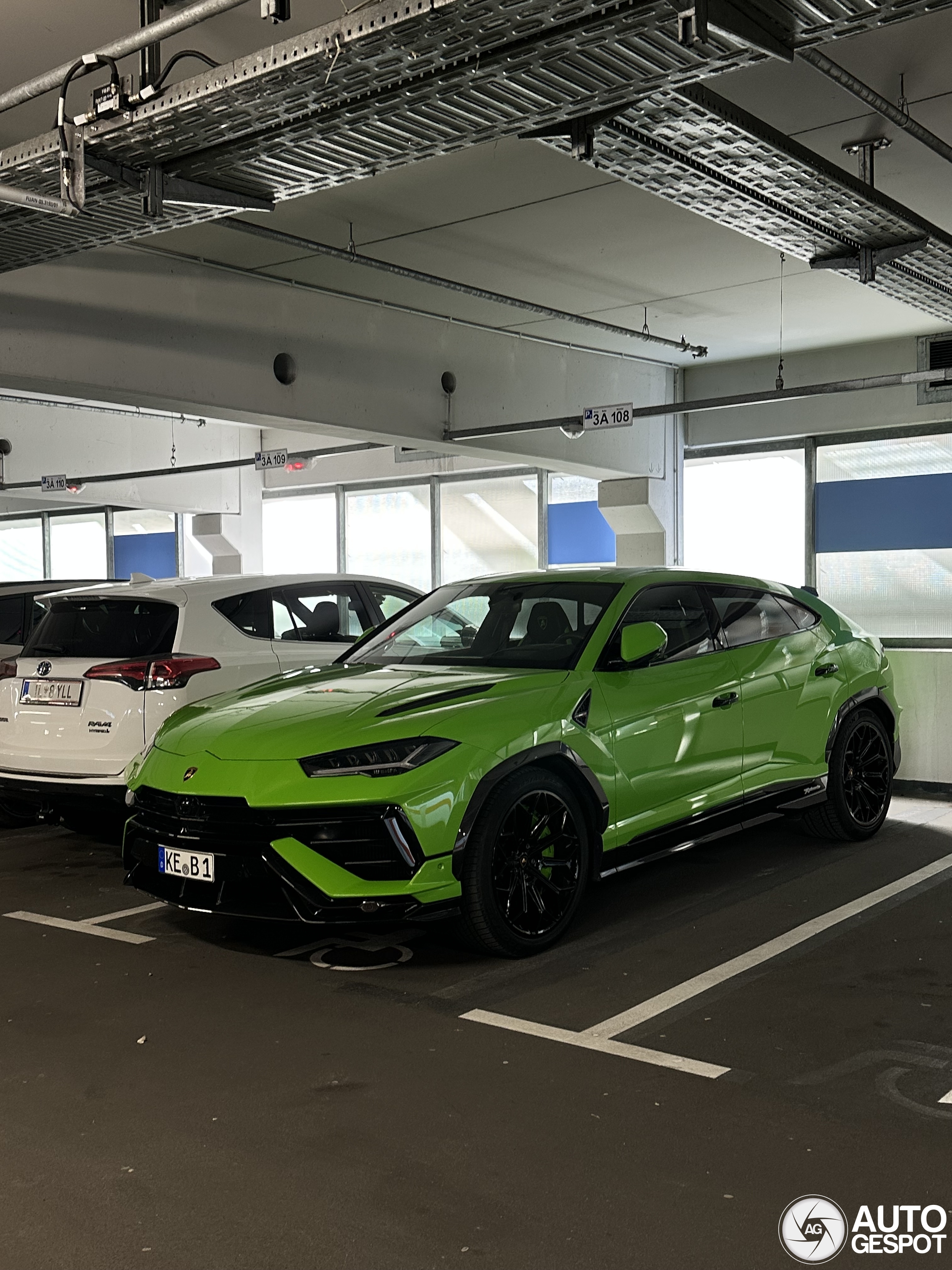 Lamborghini Urus Performante March Autogespot