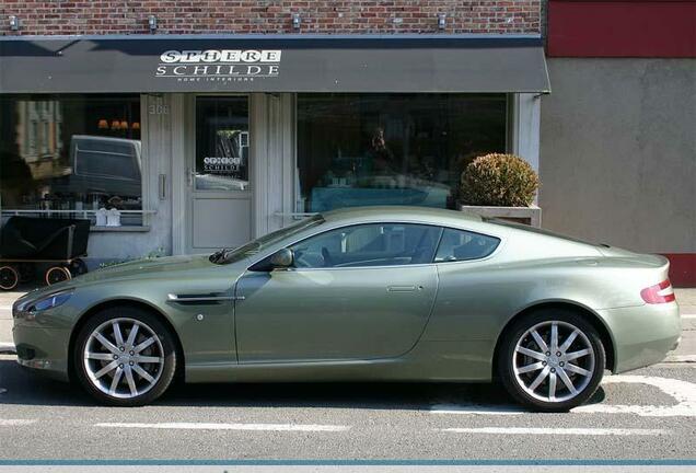 Aston Martin DB9