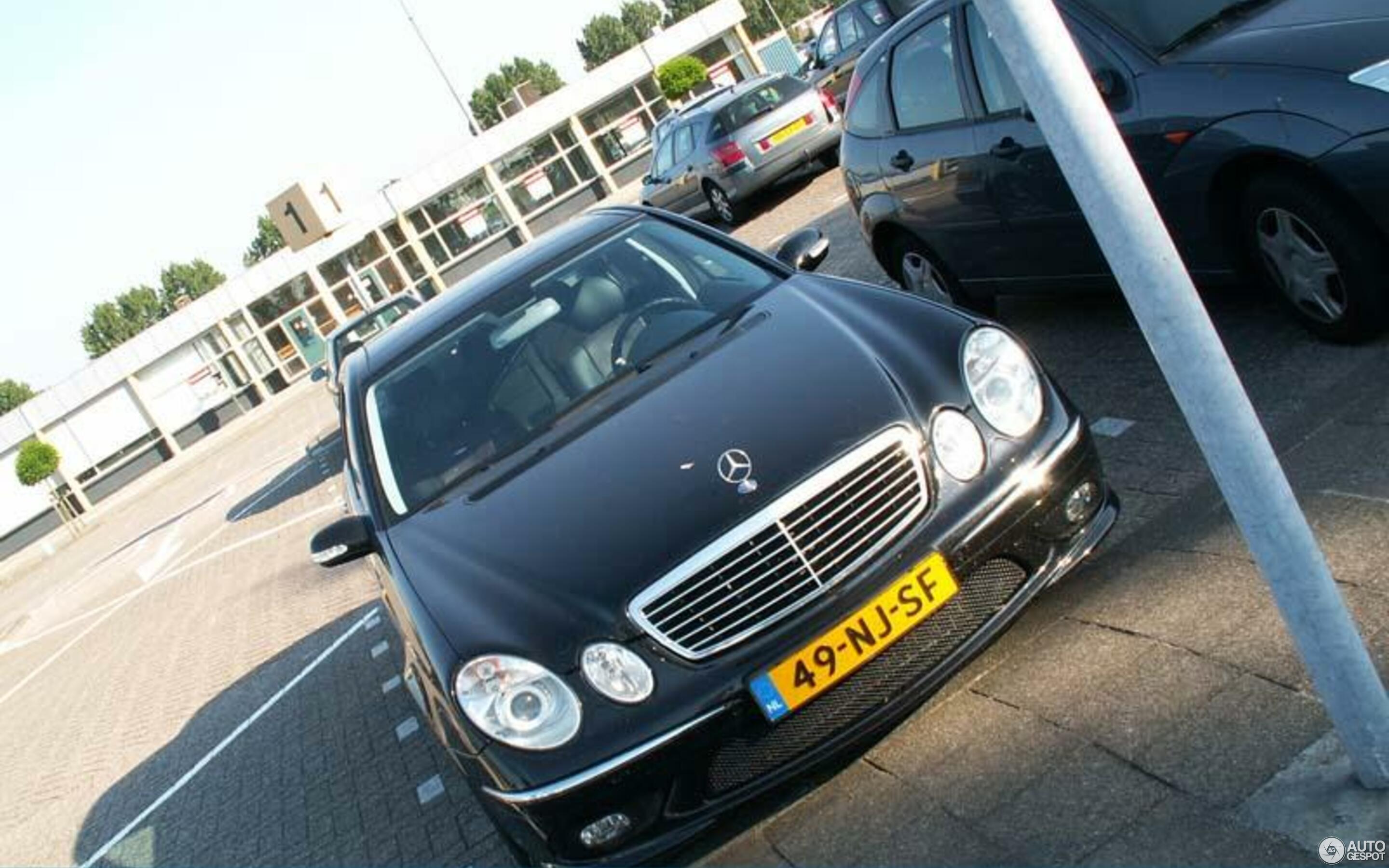 Mercedes-Benz E 55 AMG