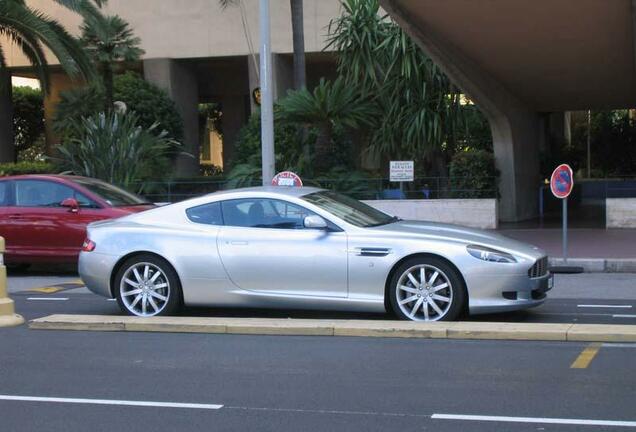 Aston Martin DB9