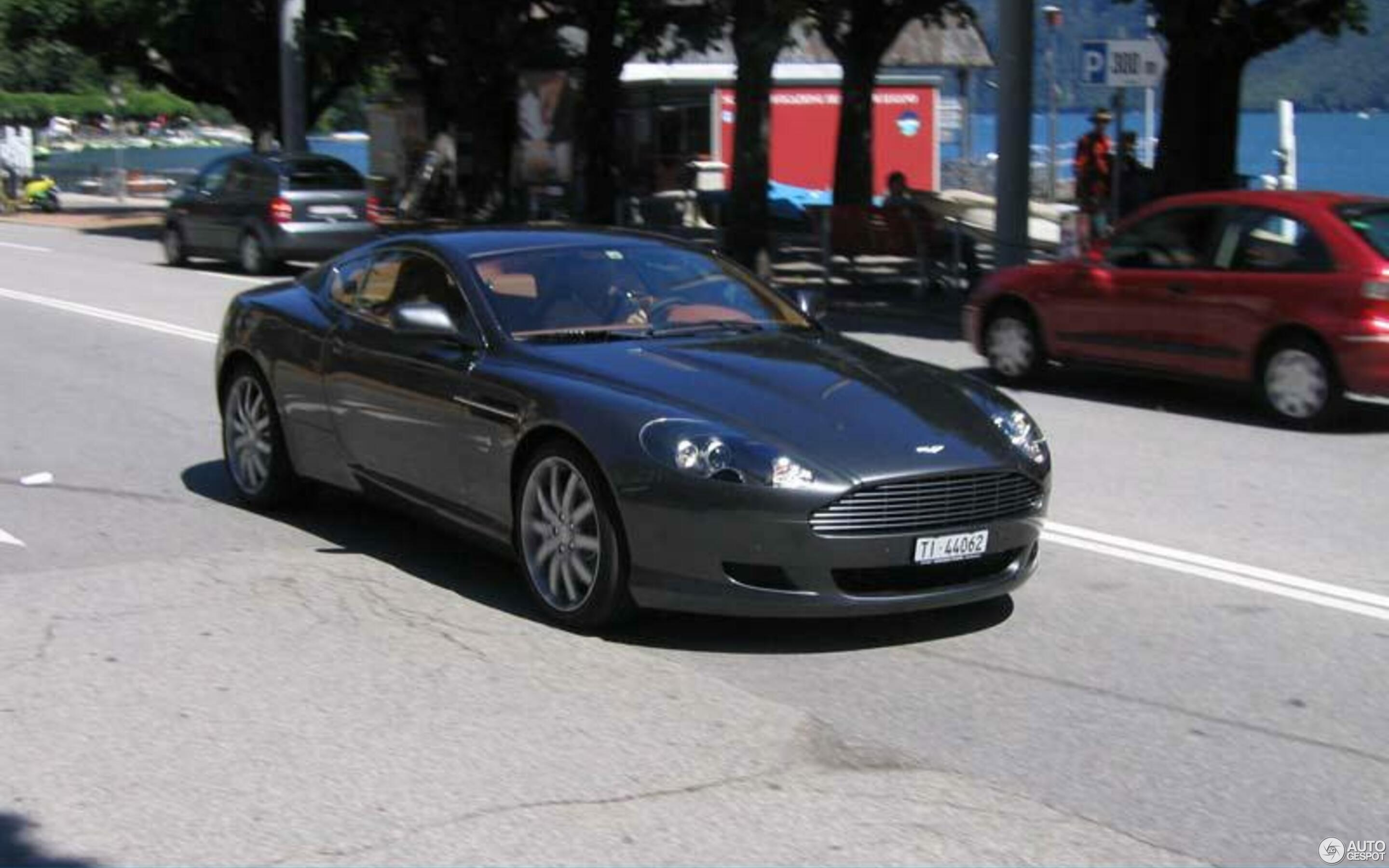 Aston Martin DB9