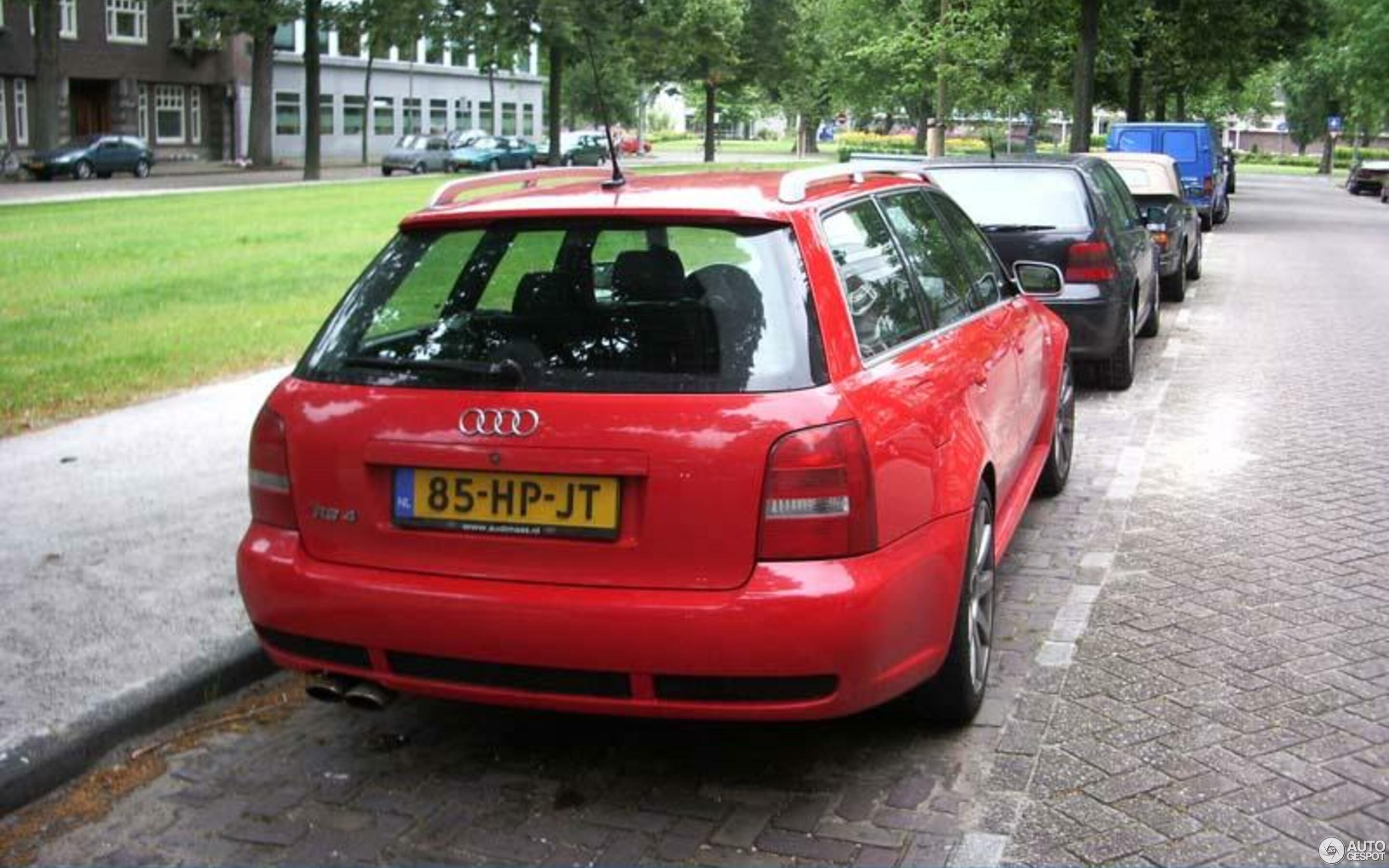 Audi RS4 Avant B5