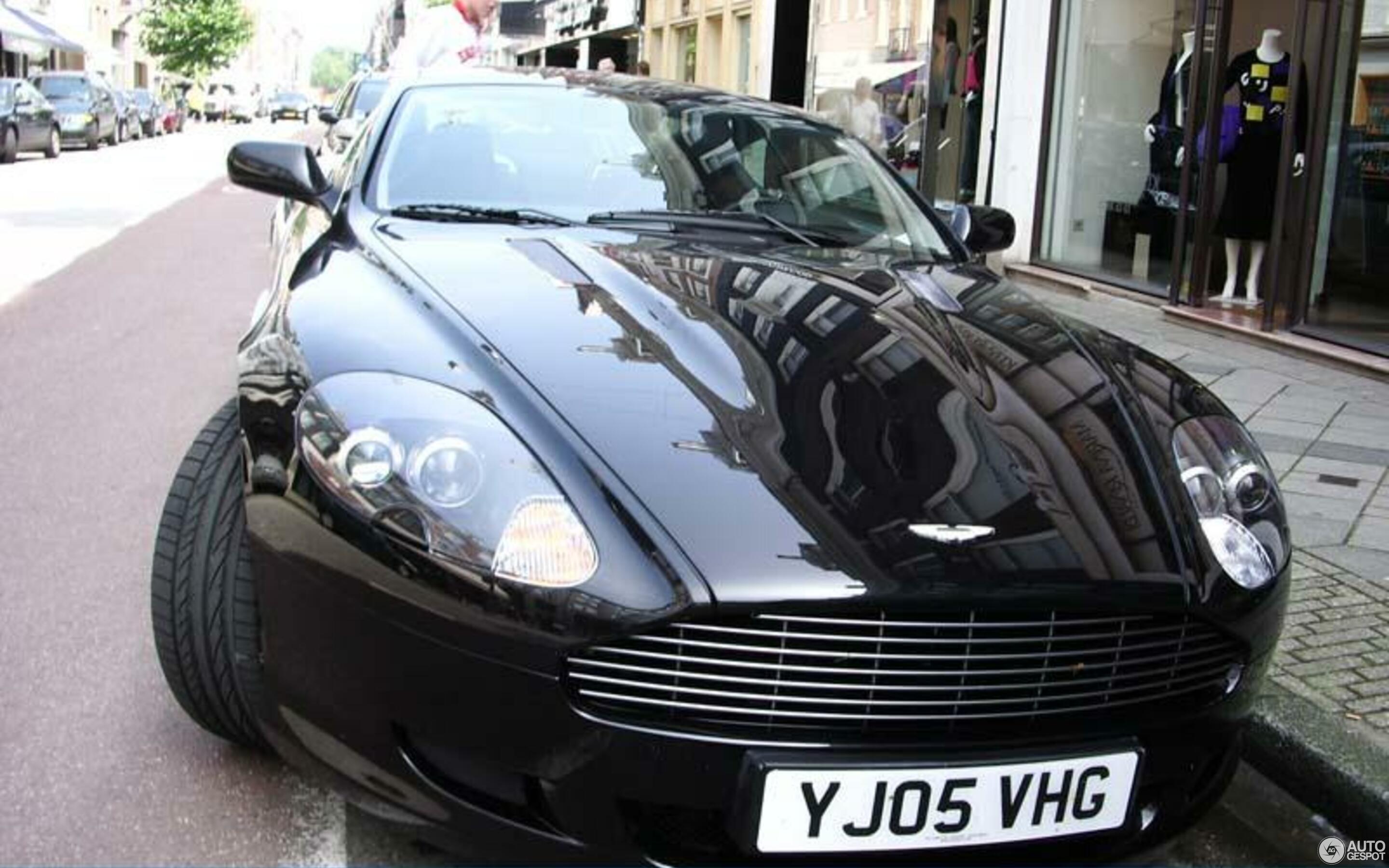 Aston Martin DB9