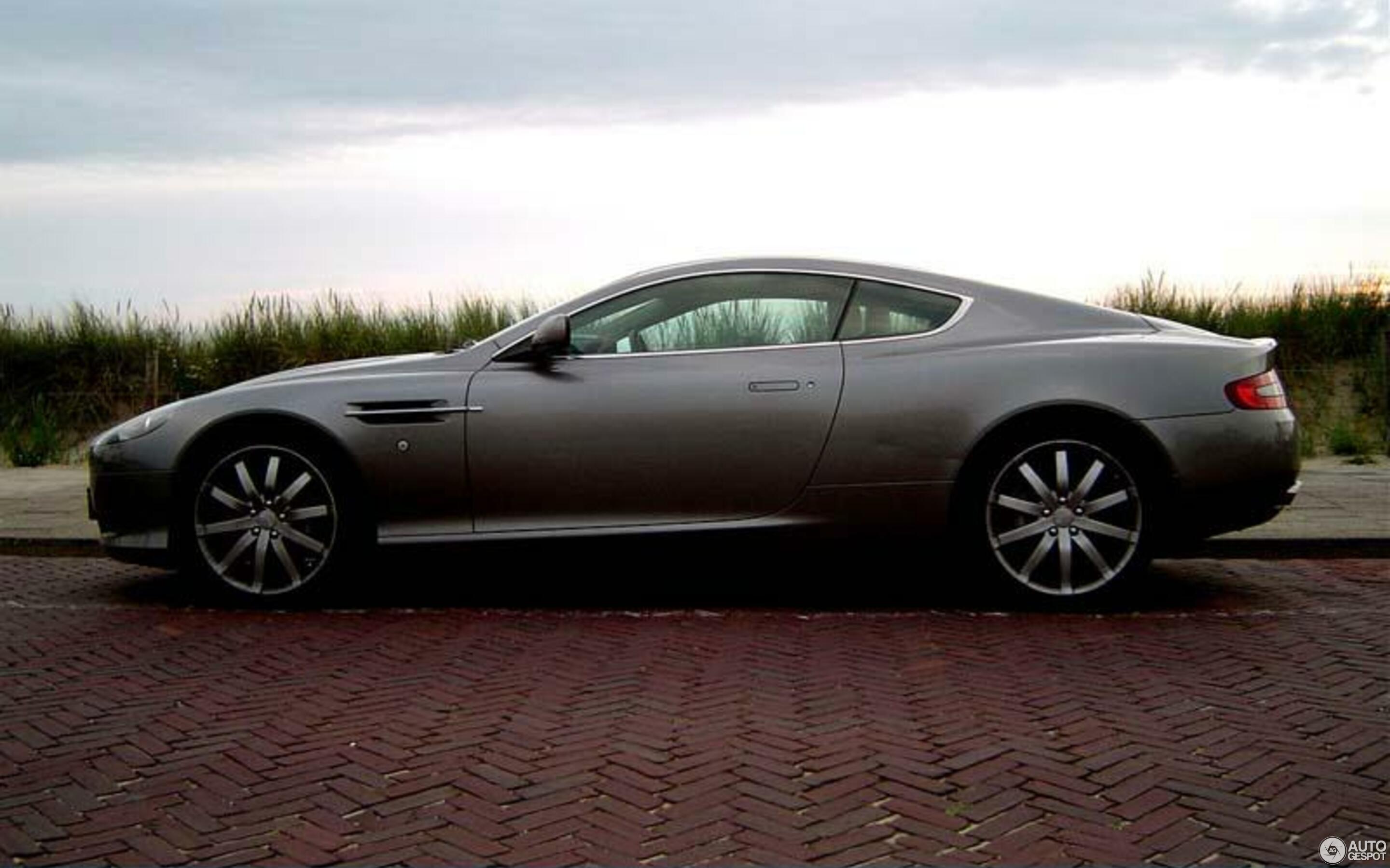 Aston Martin DB9