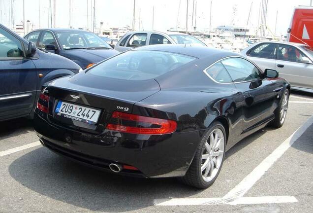 Aston Martin DB9