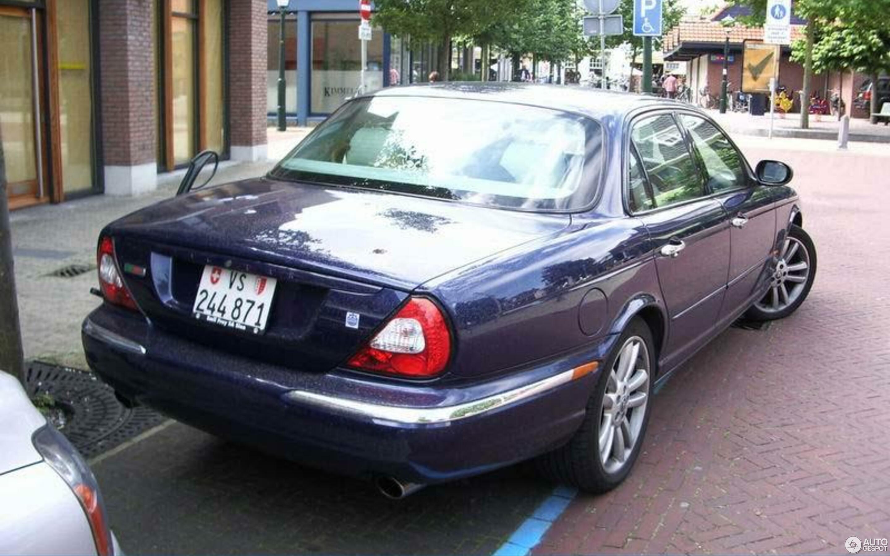 Jaguar XJR