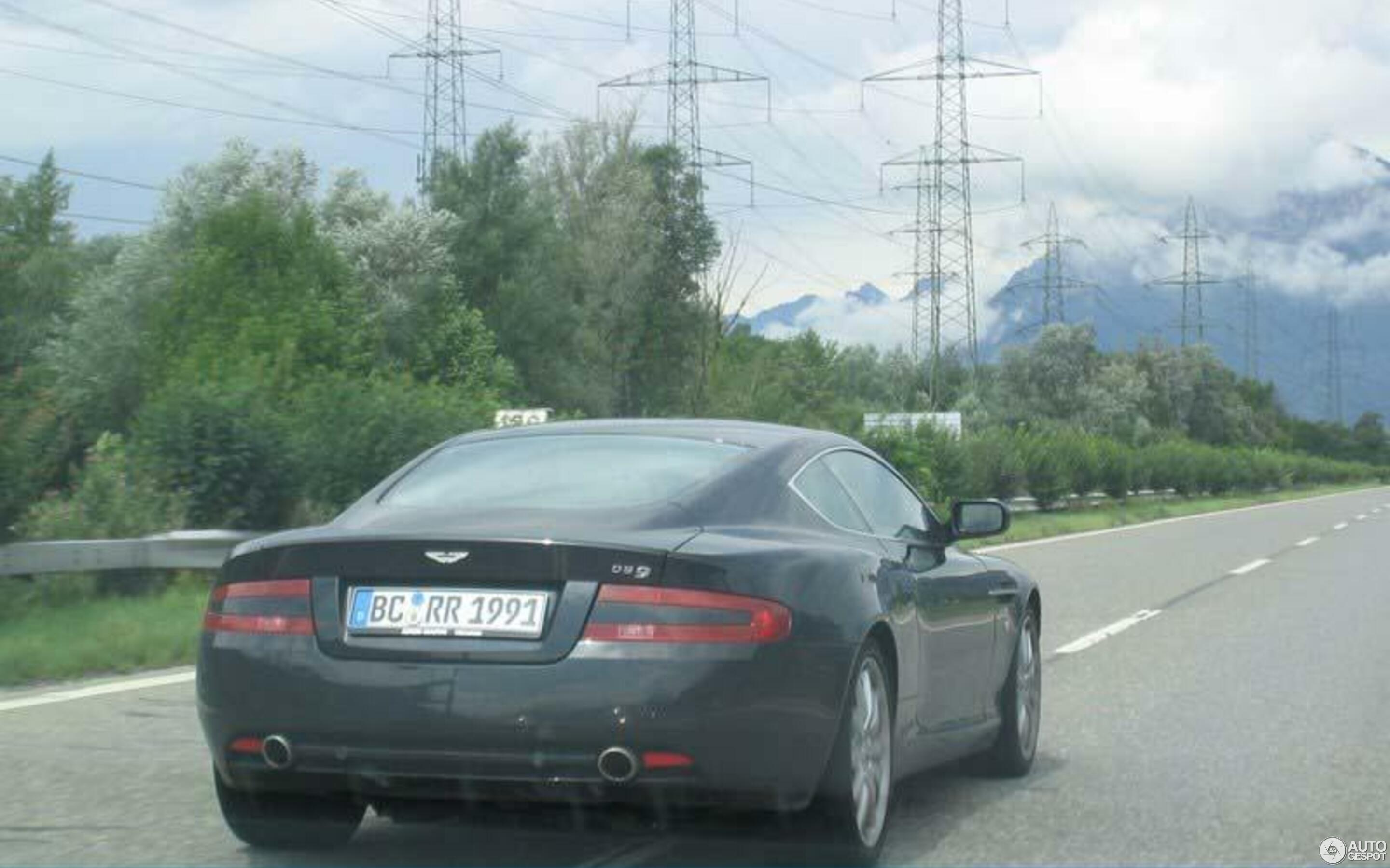 Aston Martin DB9