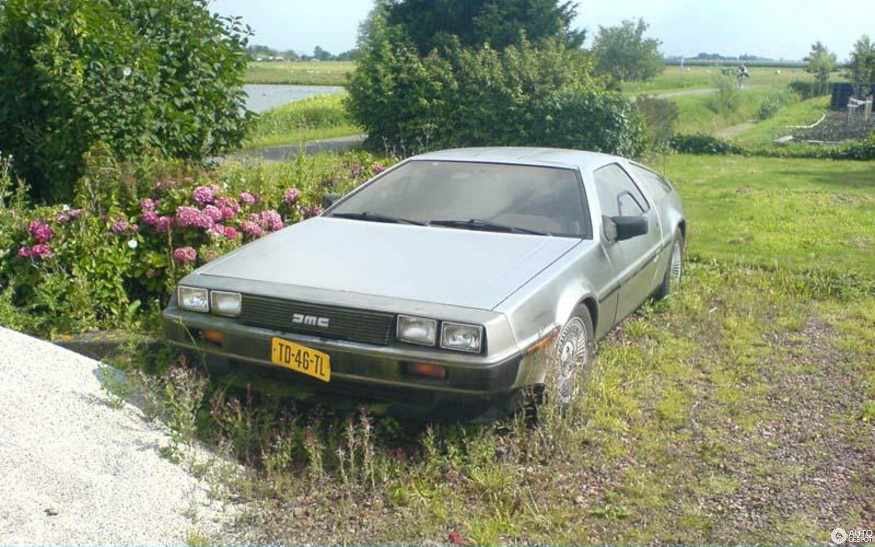 DeLorean DMC-12