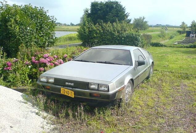 DeLorean DMC-12