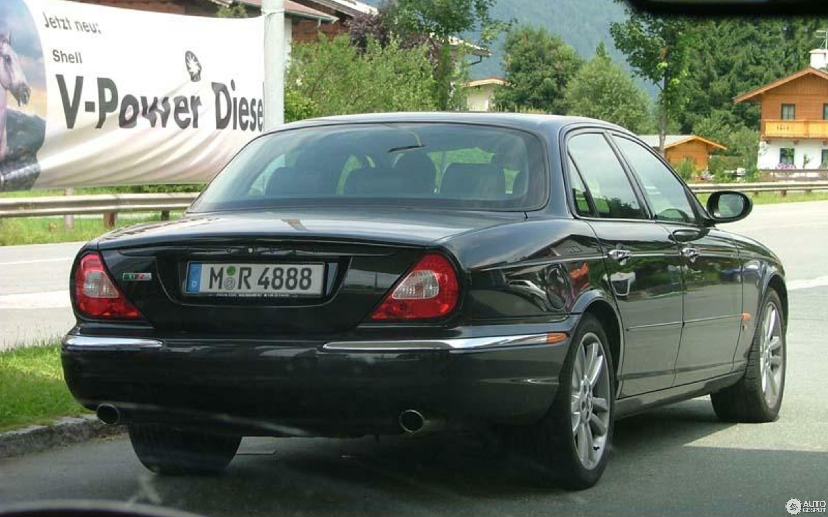 Jaguar XJR