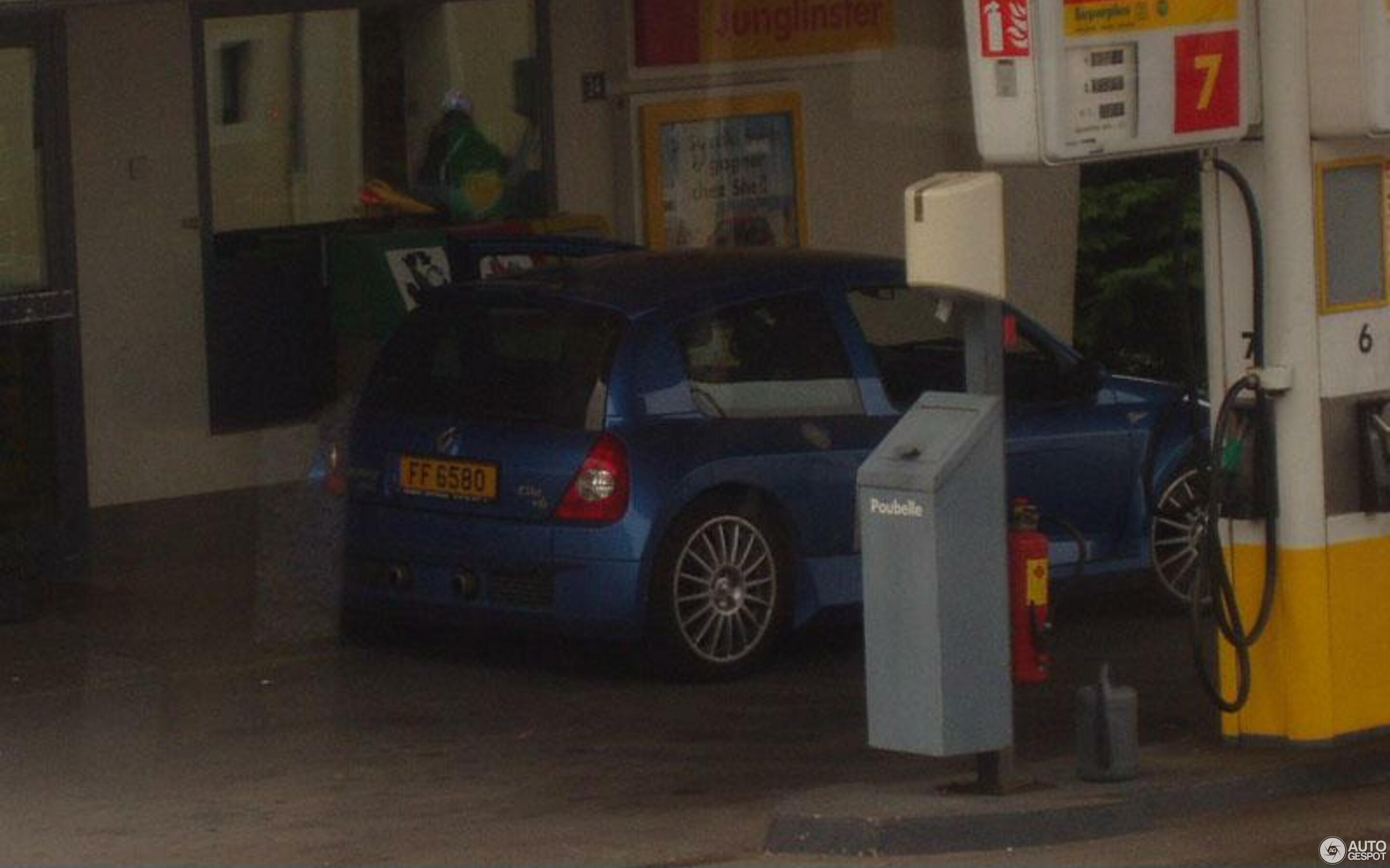 Renault Clio V6 Phase II