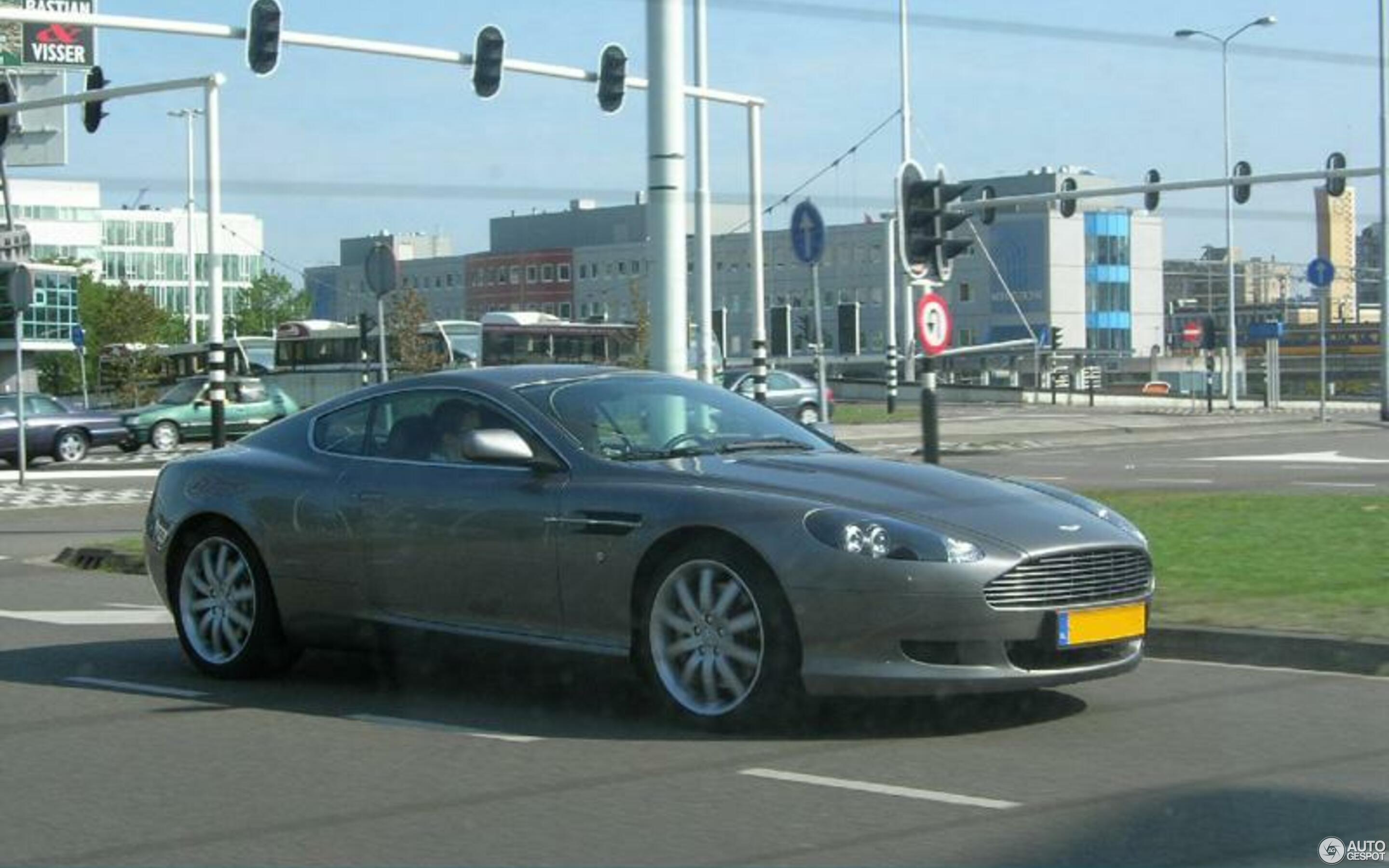 Aston Martin DB9