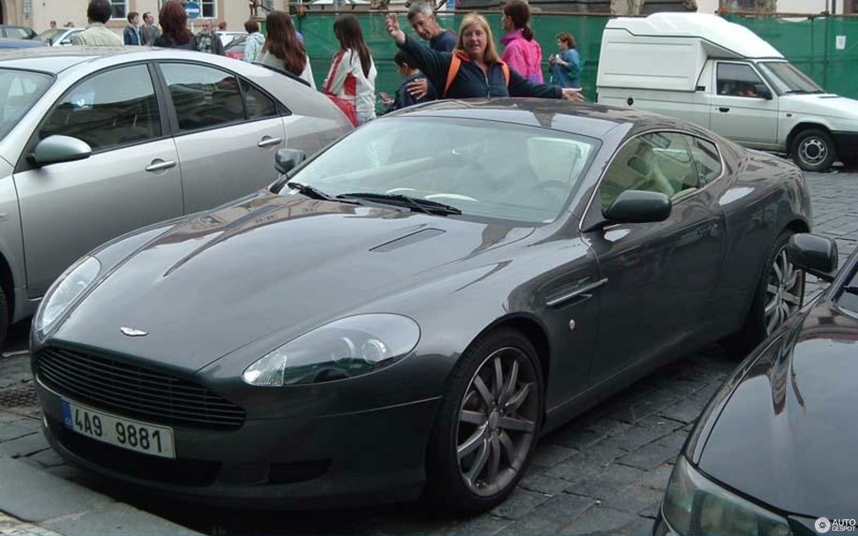 Aston Martin DB9