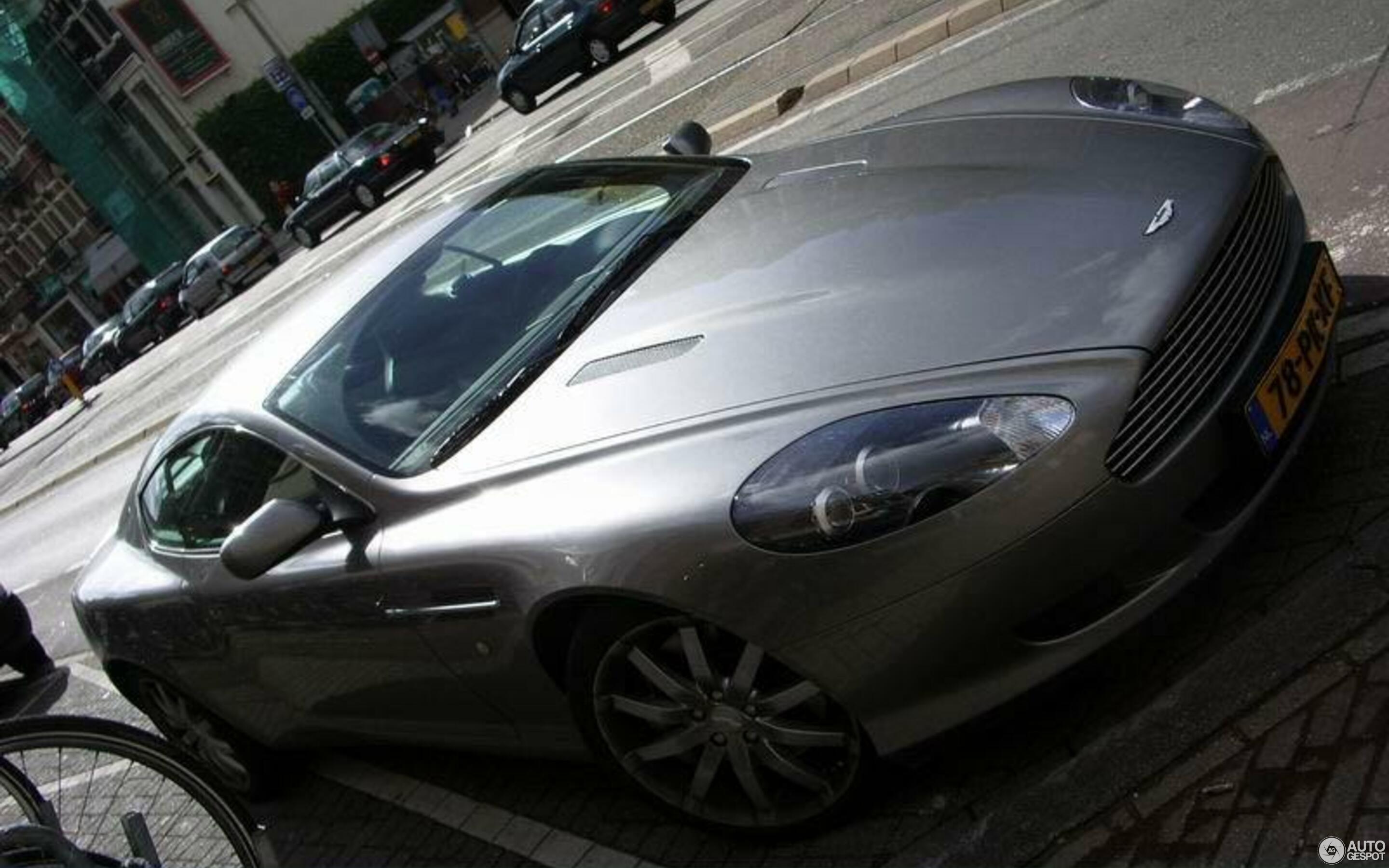 Aston Martin DB9