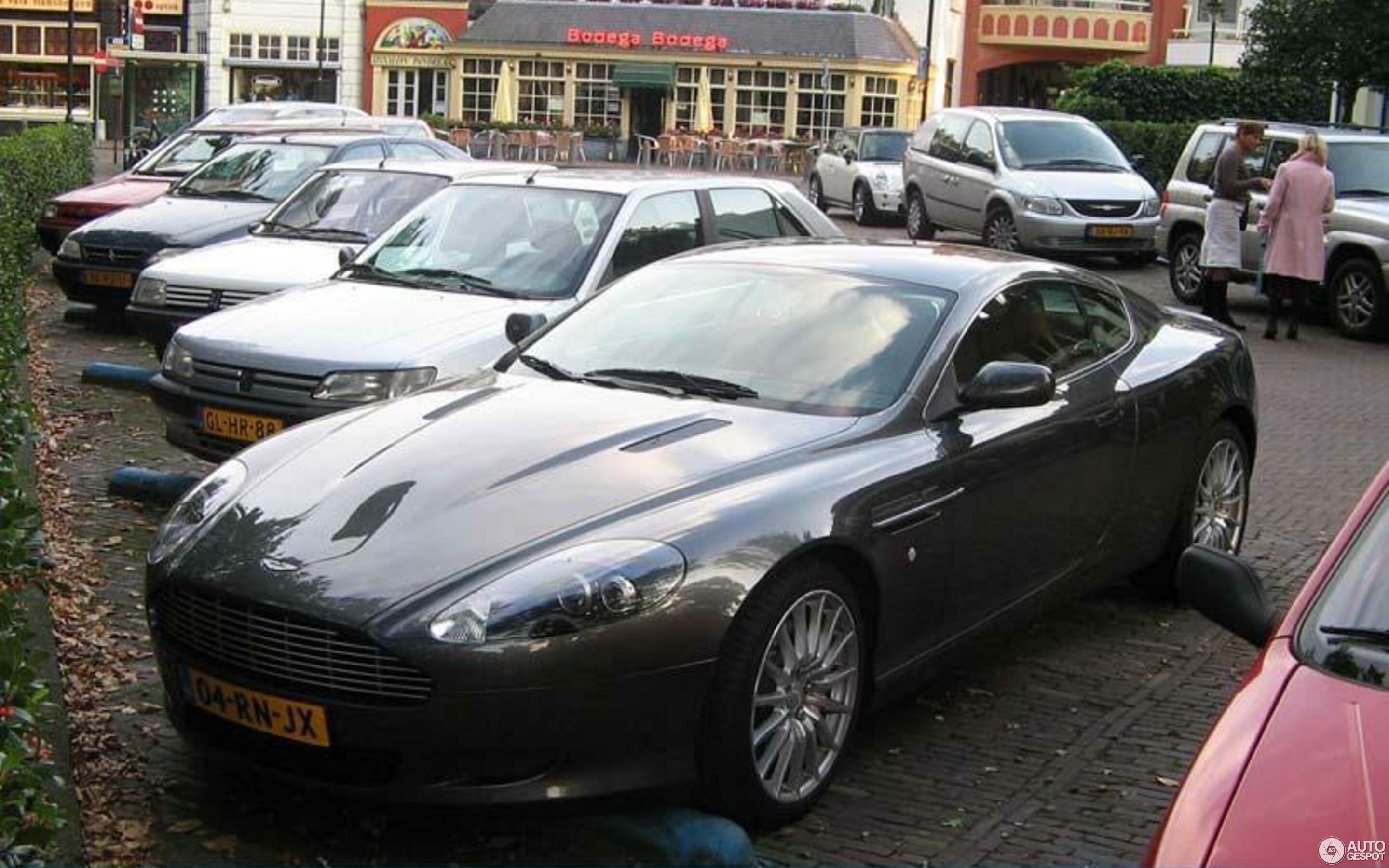 Aston Martin DB9