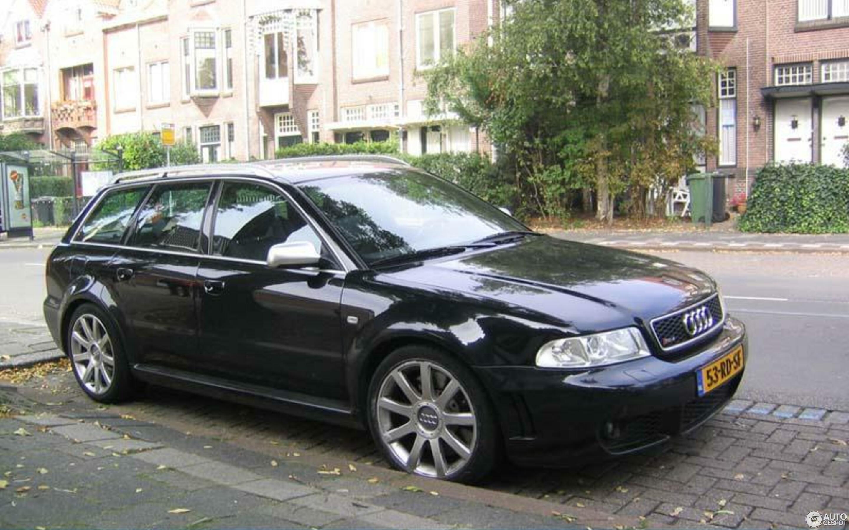 Audi RS4 Avant B5