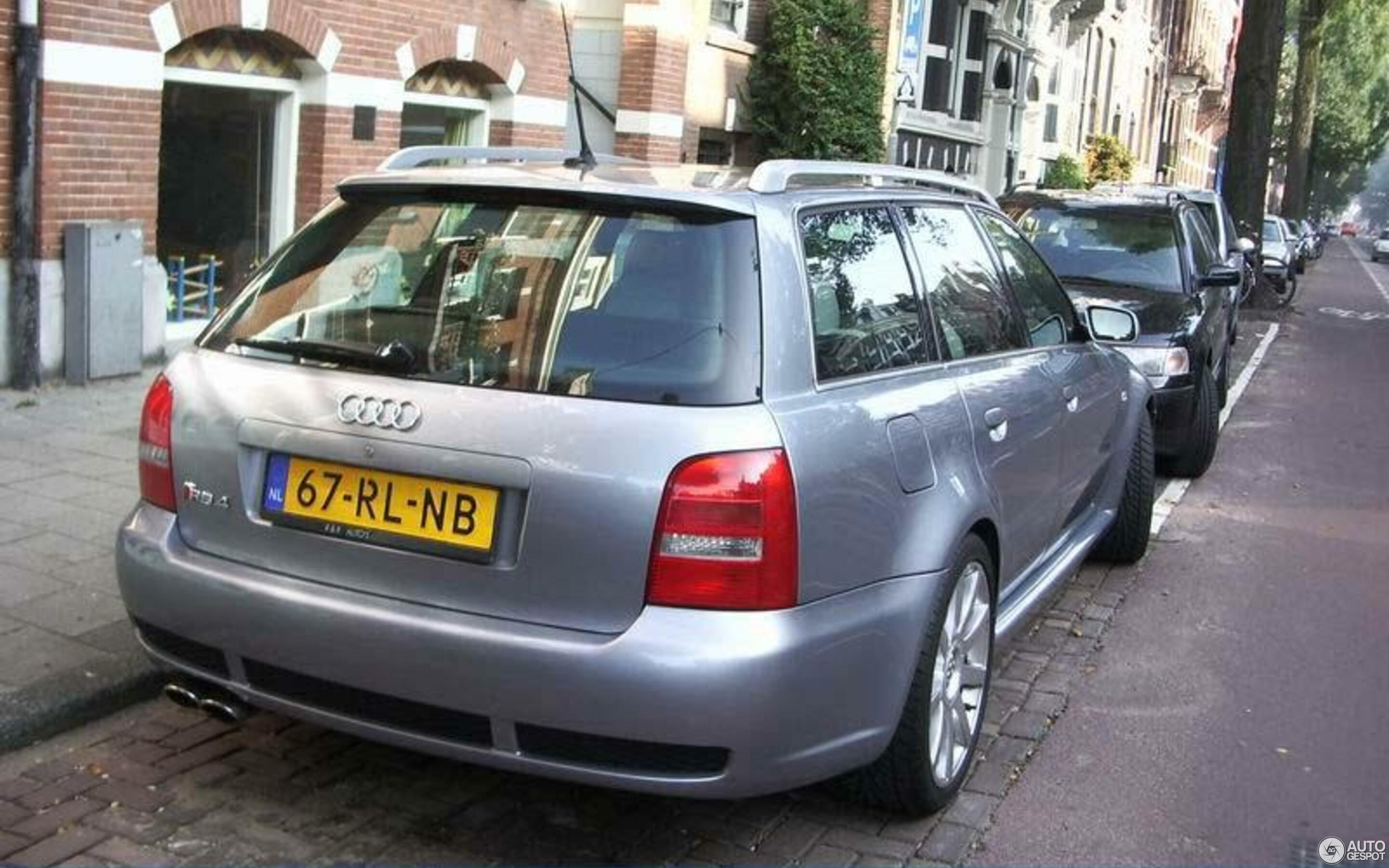 Audi RS4 Avant B5