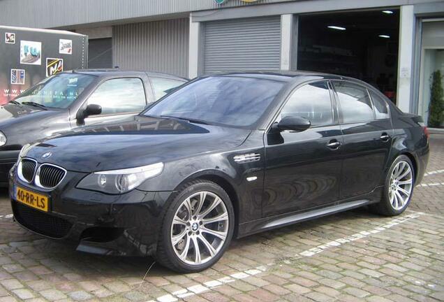 BMW M5 E60 2005