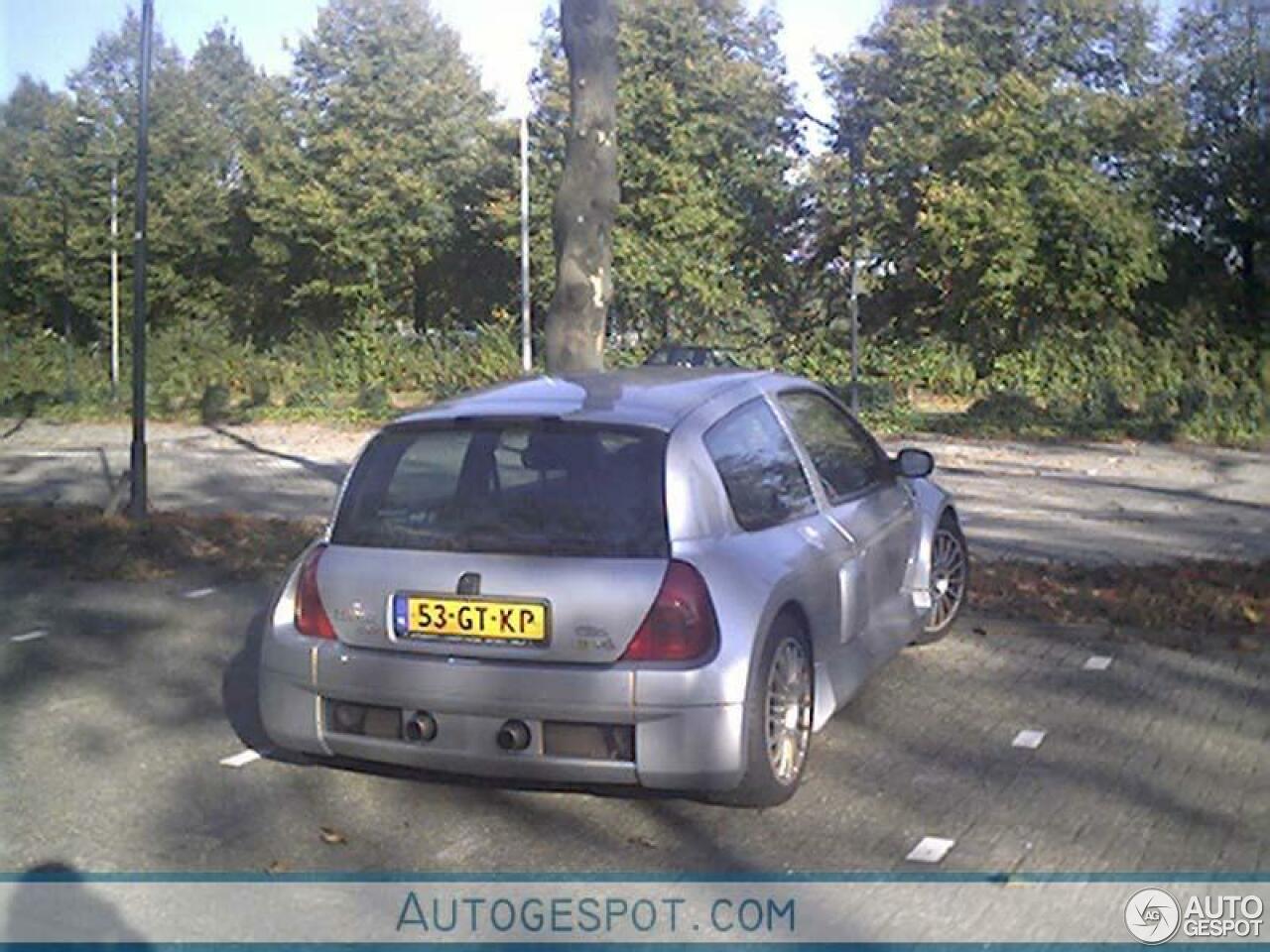 Renault Clio V6