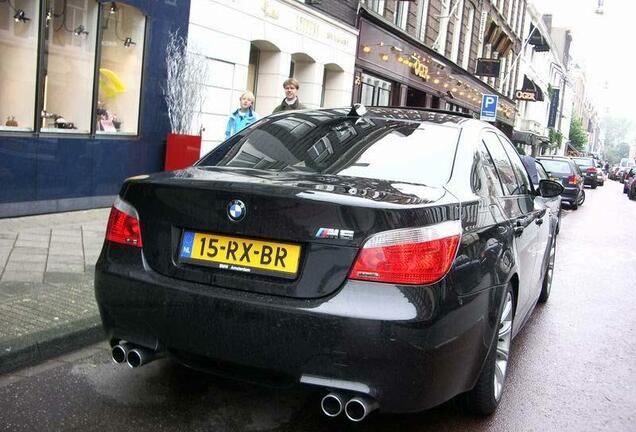 BMW M5 E60 2005