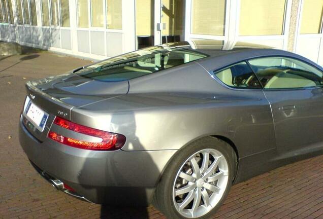 Aston Martin DB9