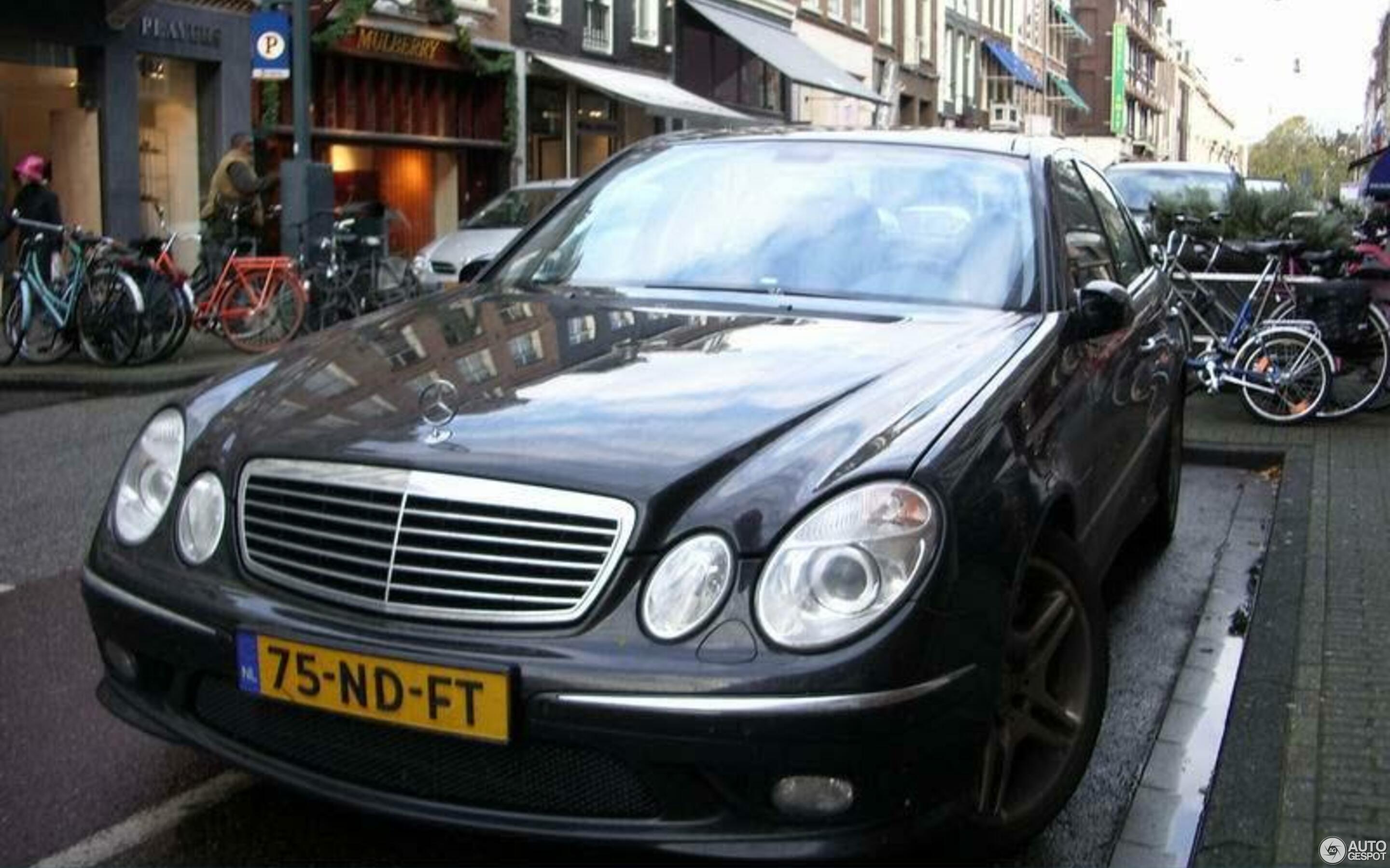 Mercedes-Benz E 55 AMG