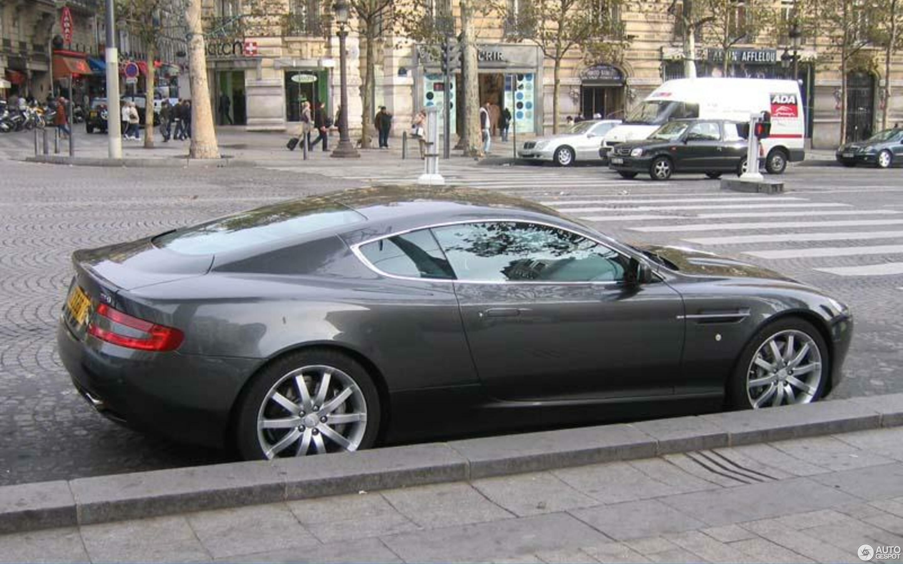 Aston Martin DB9