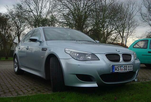 BMW M5 E60 2005