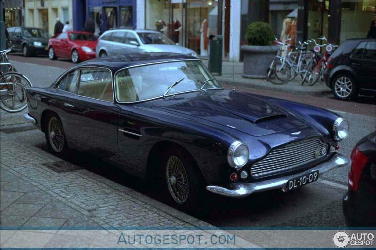 Aston Martin DB4