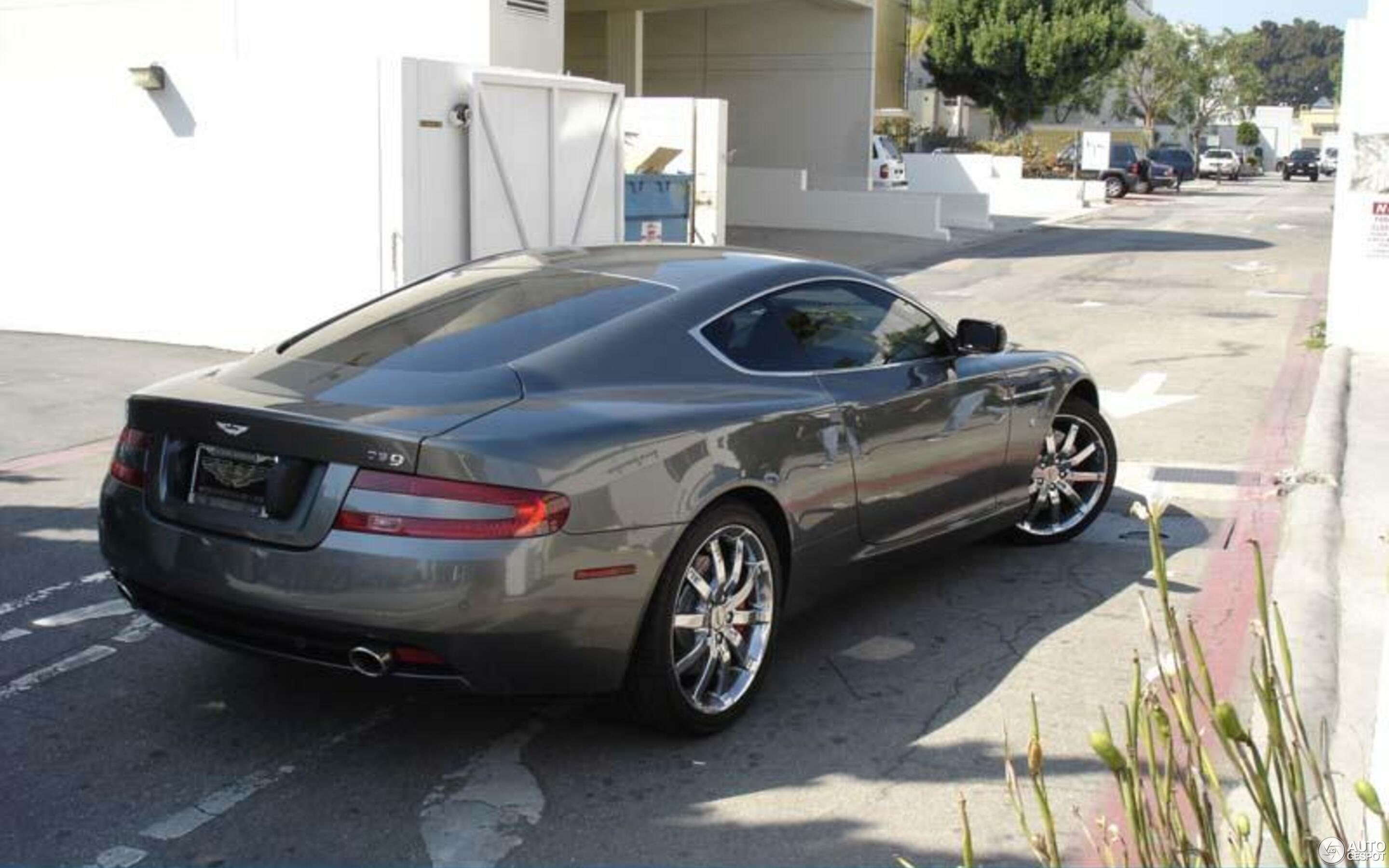 Aston Martin DB9