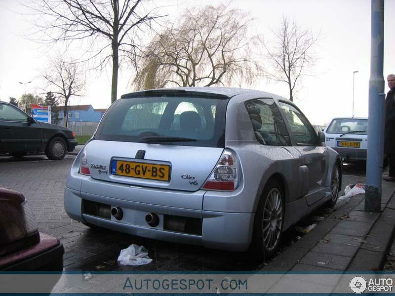 Renault Clio V6