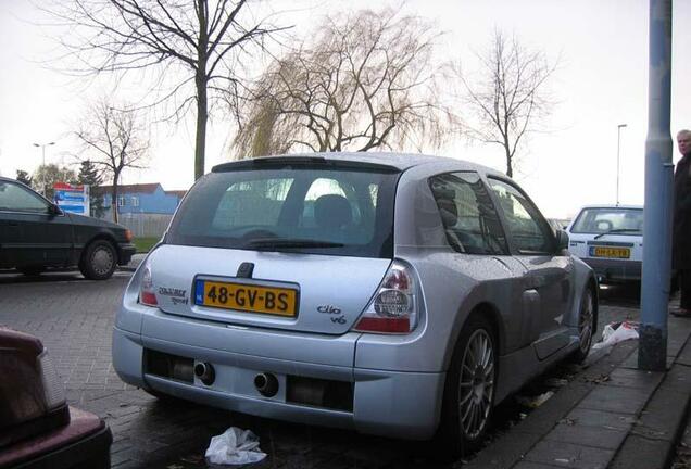 Renault Clio V6