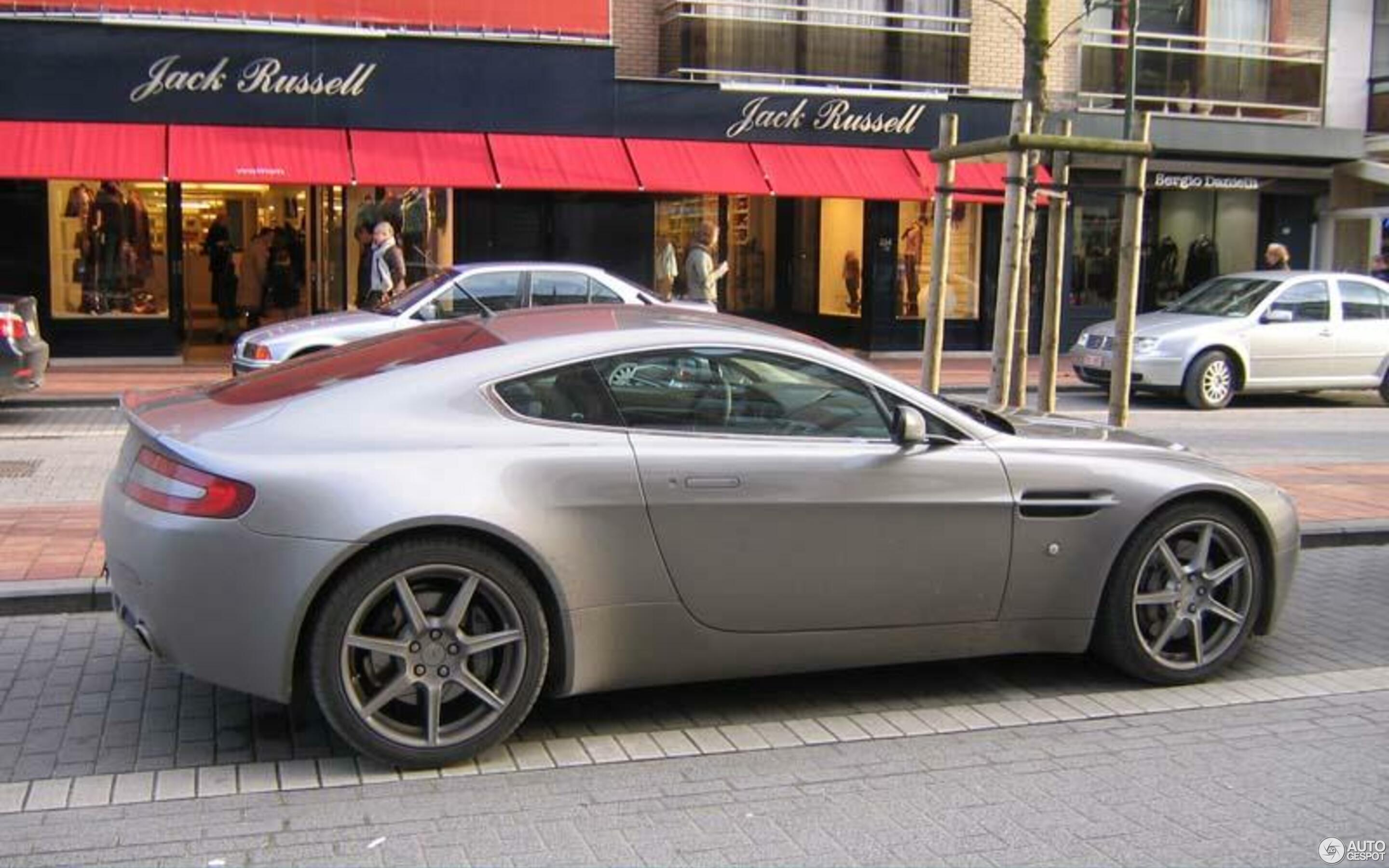 Aston Martin V8 Vantage