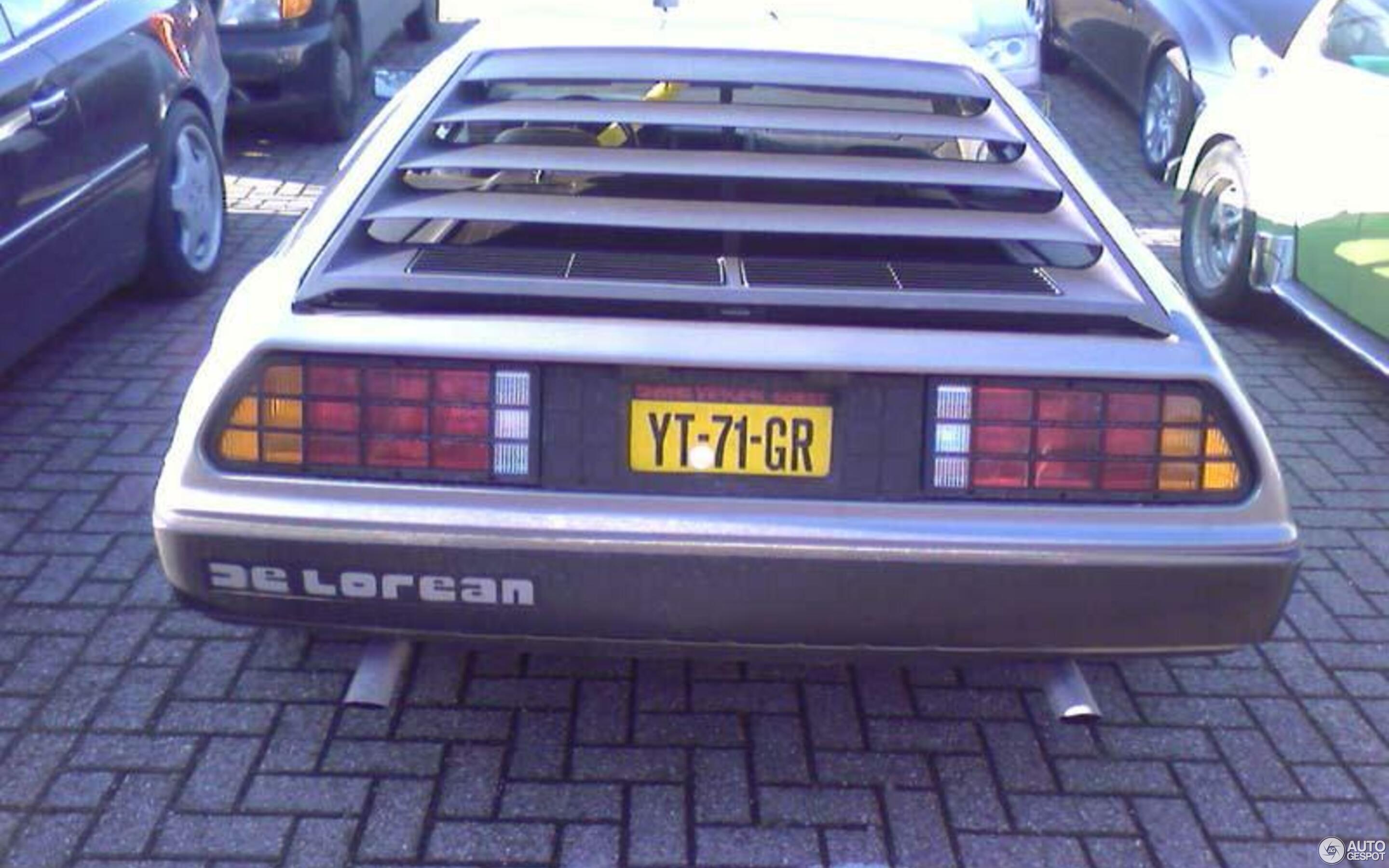 DeLorean DMC-12