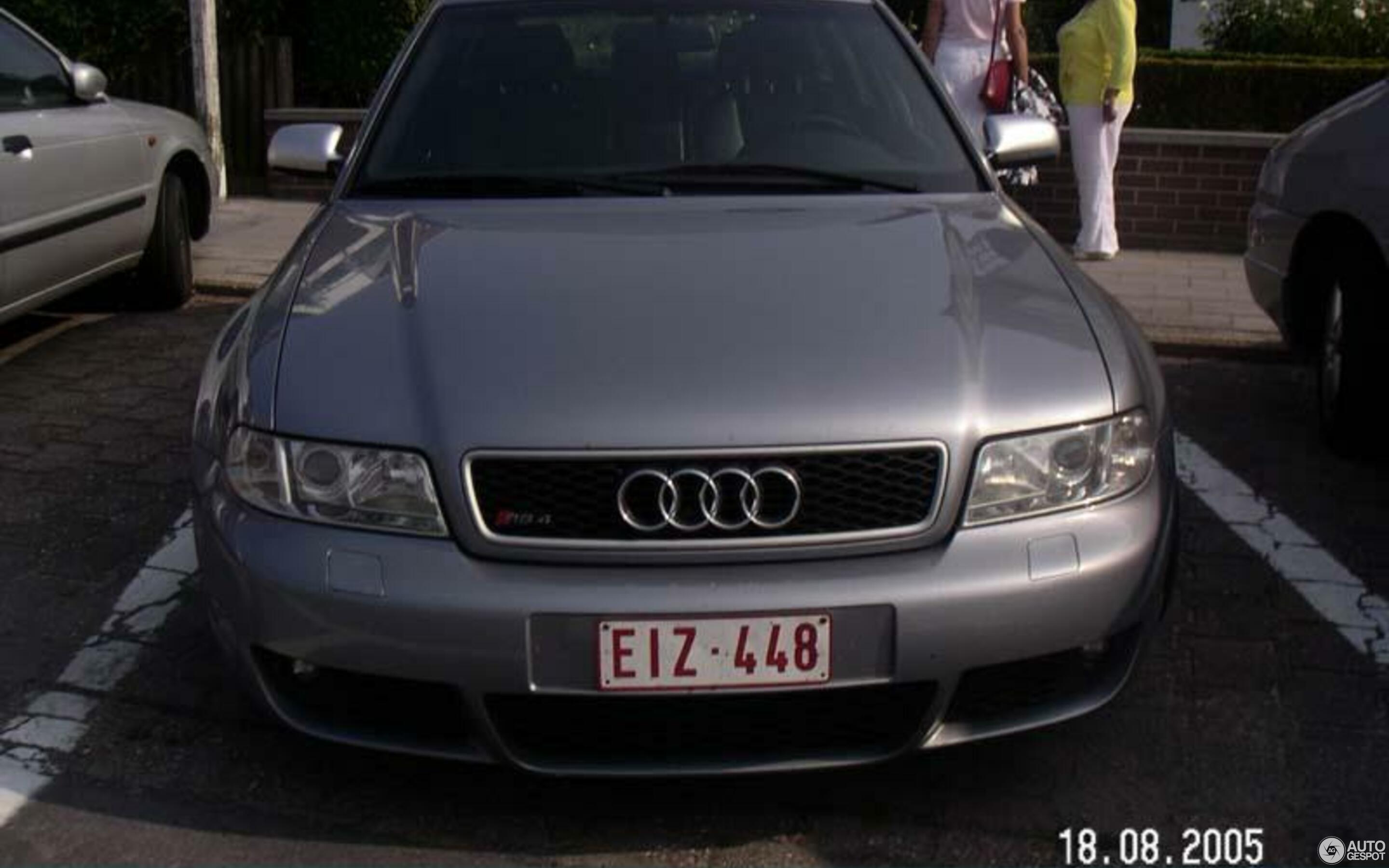 Audi RS4 Avant B5