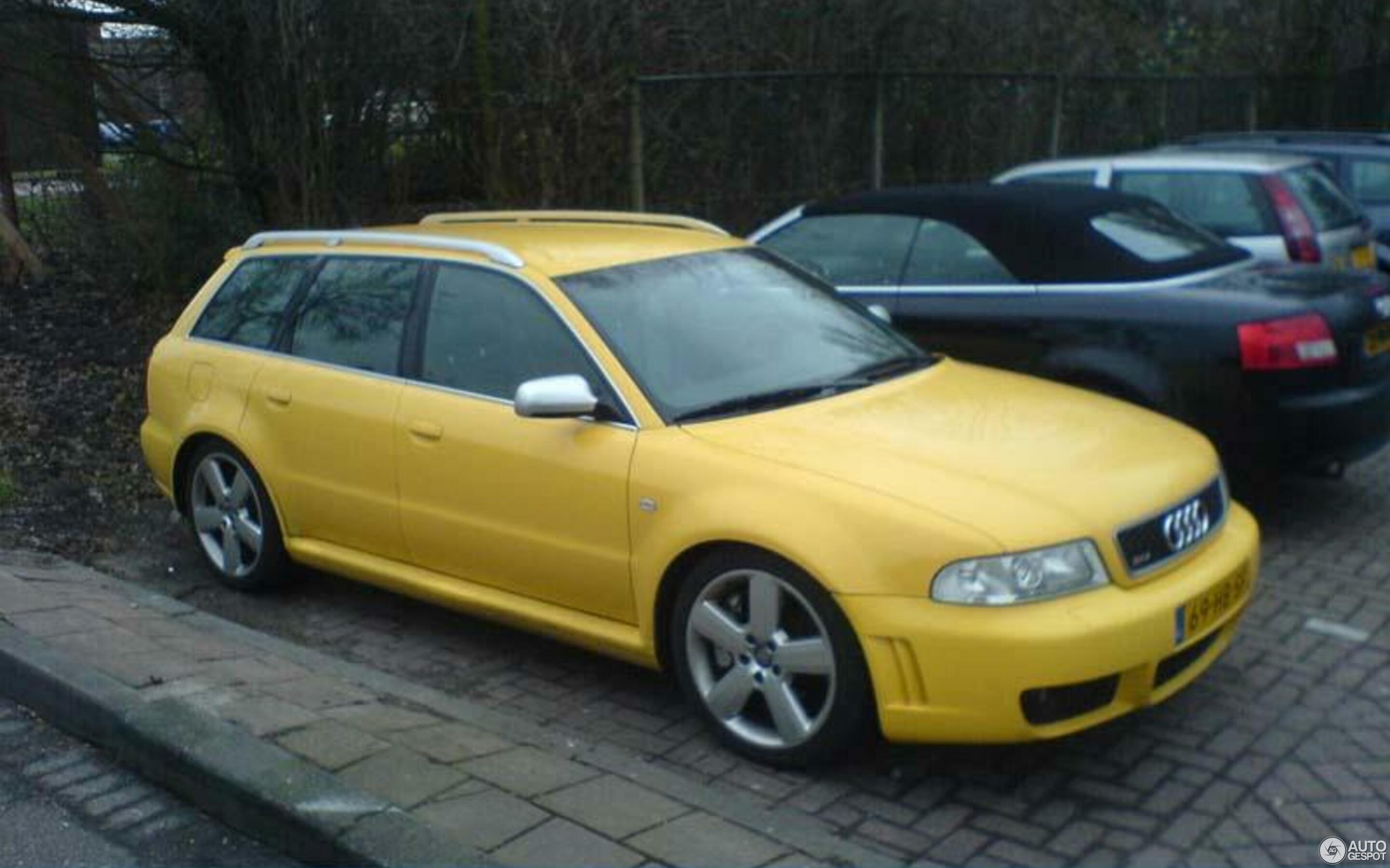 Audi RS4 Avant B5