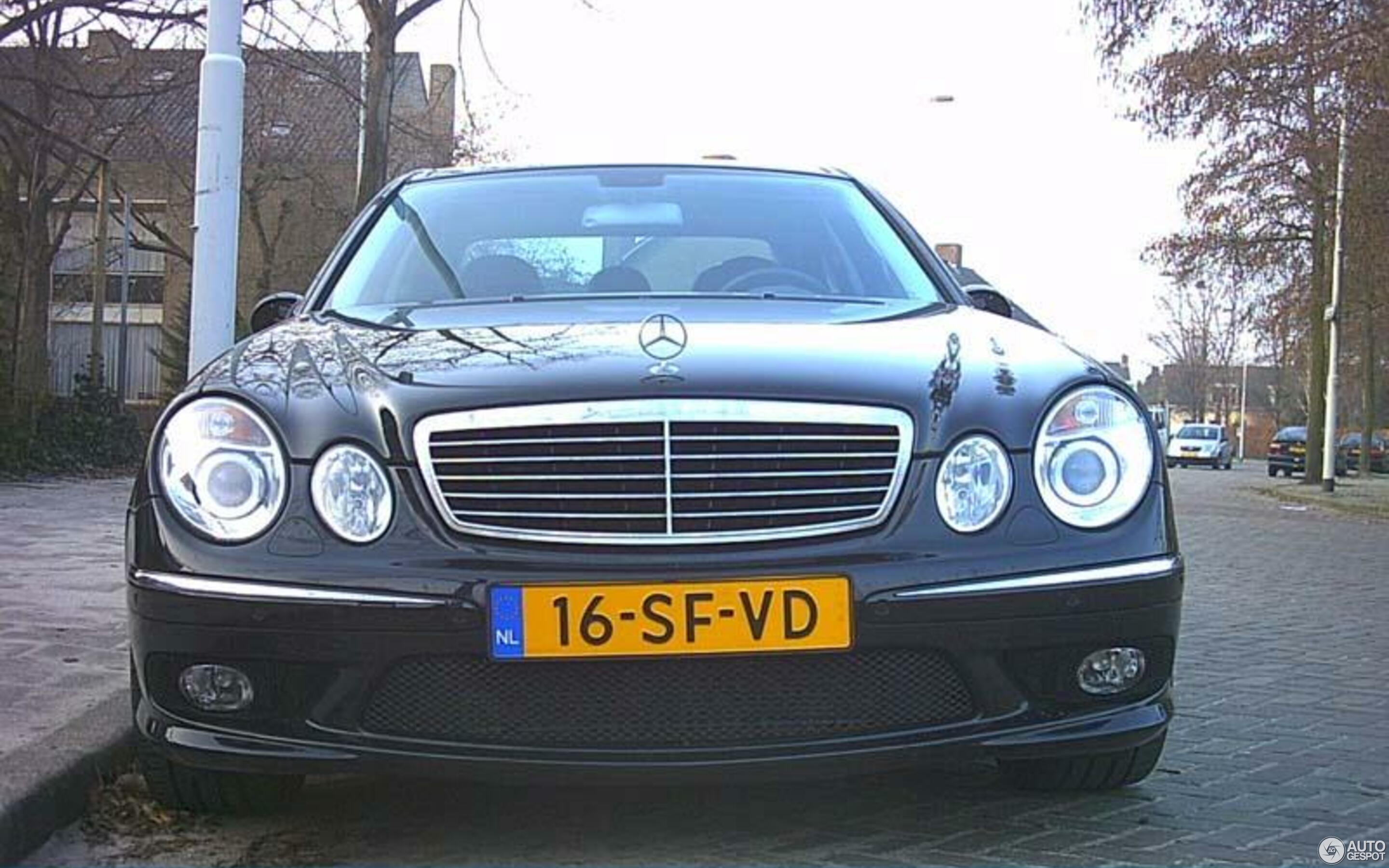 Mercedes-Benz E 55 AMG