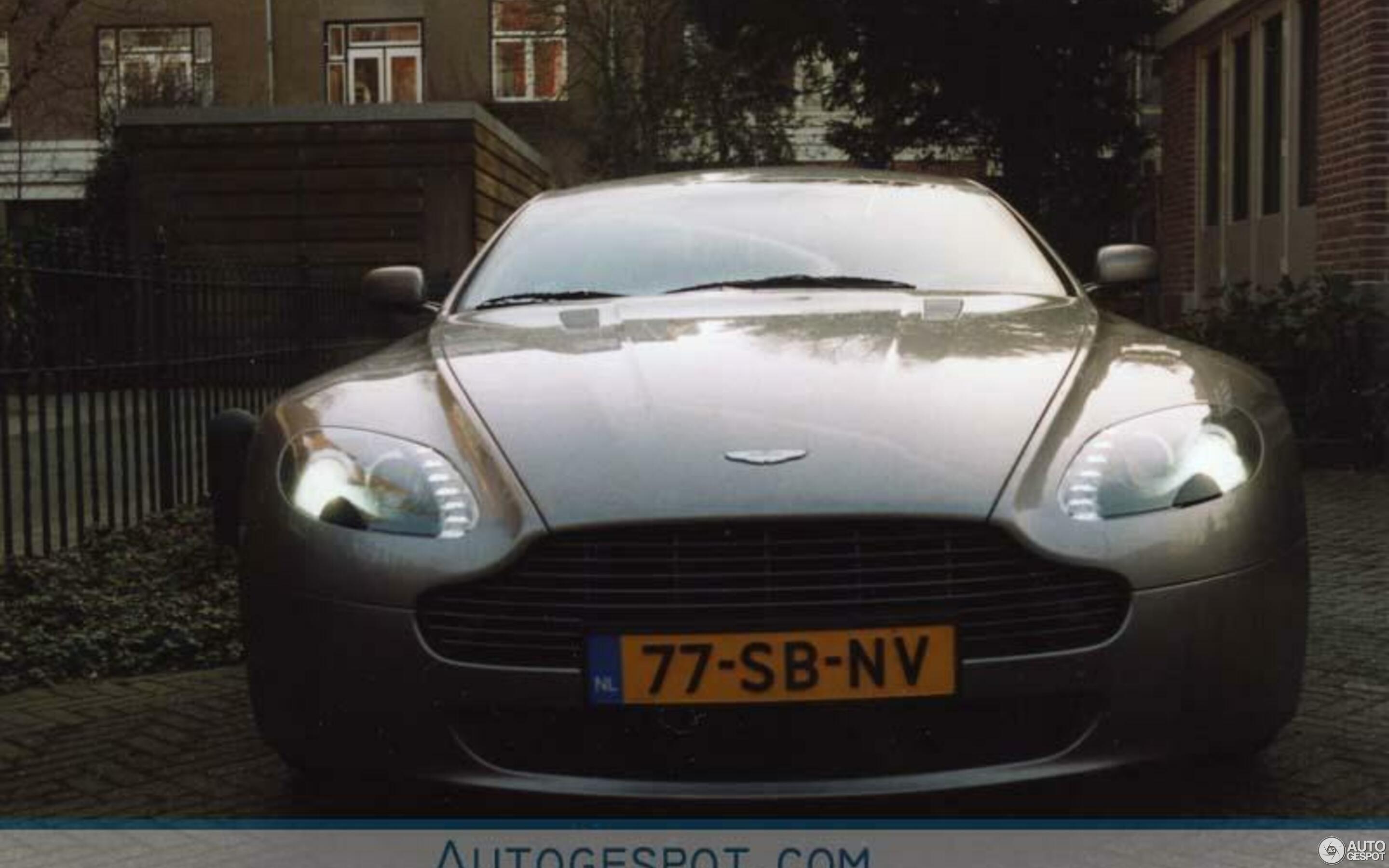 Aston Martin V8 Vantage