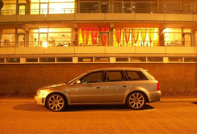 Audi RS4 Avant B5