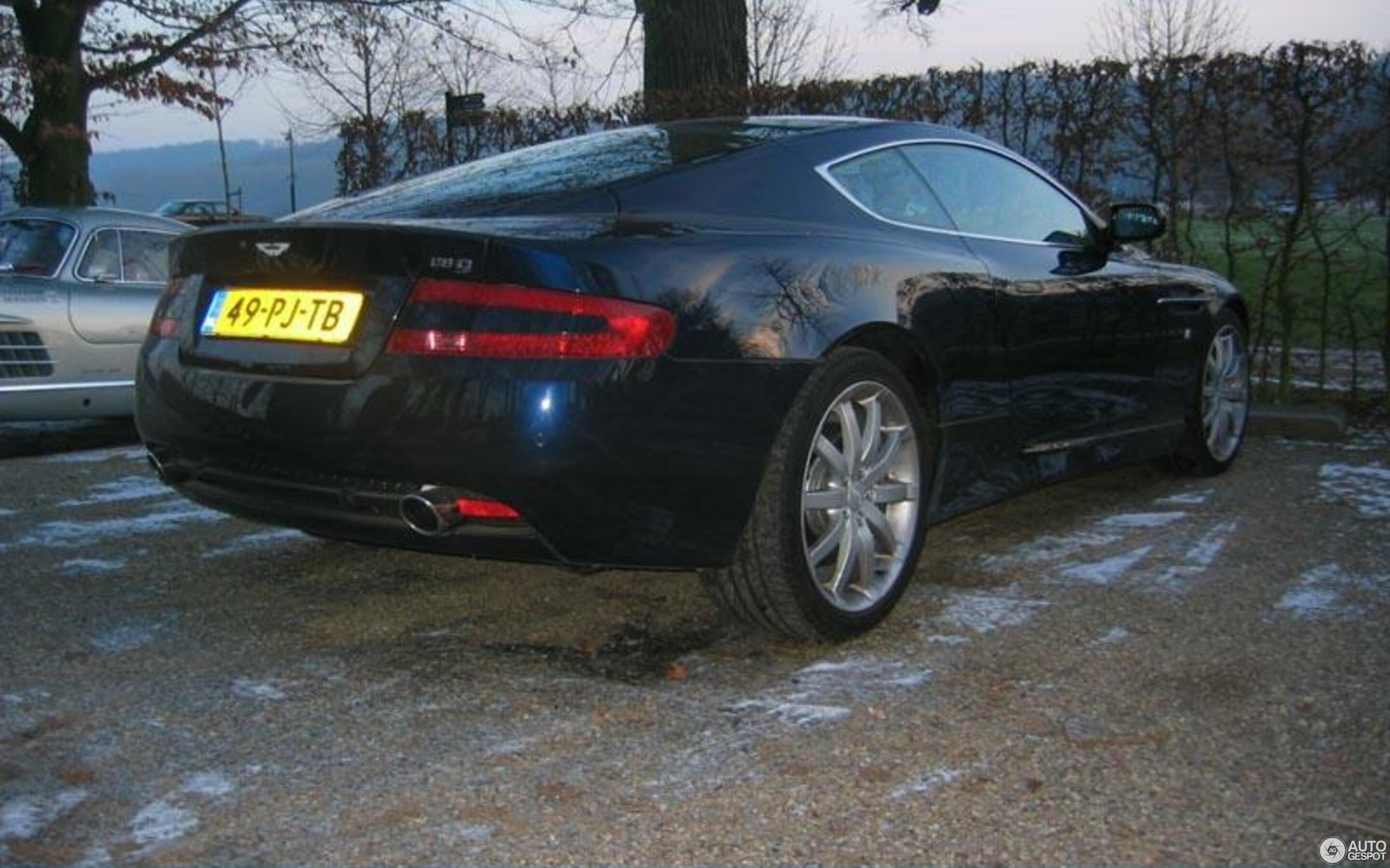 Aston Martin DB9