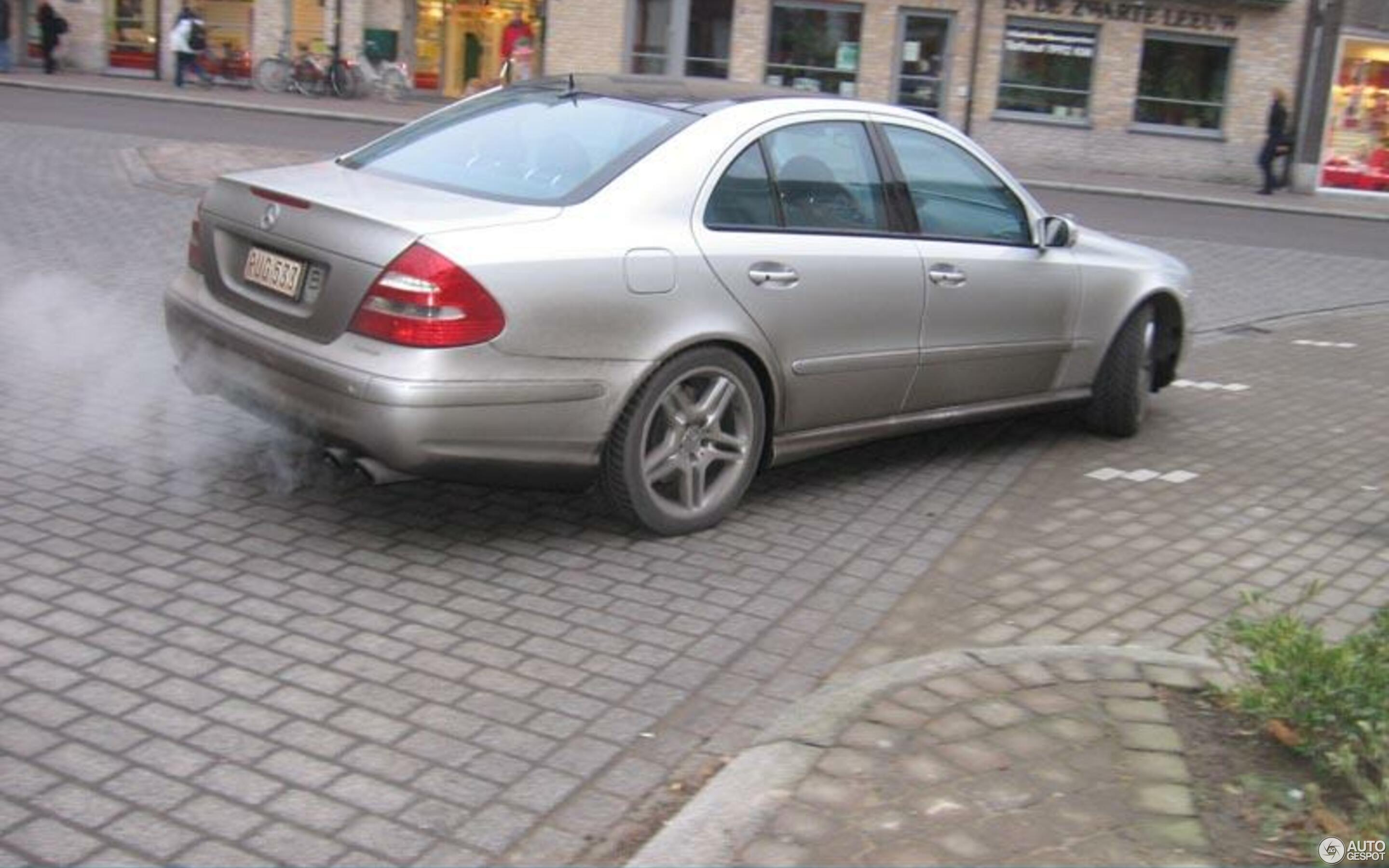 Mercedes-Benz E 55 AMG