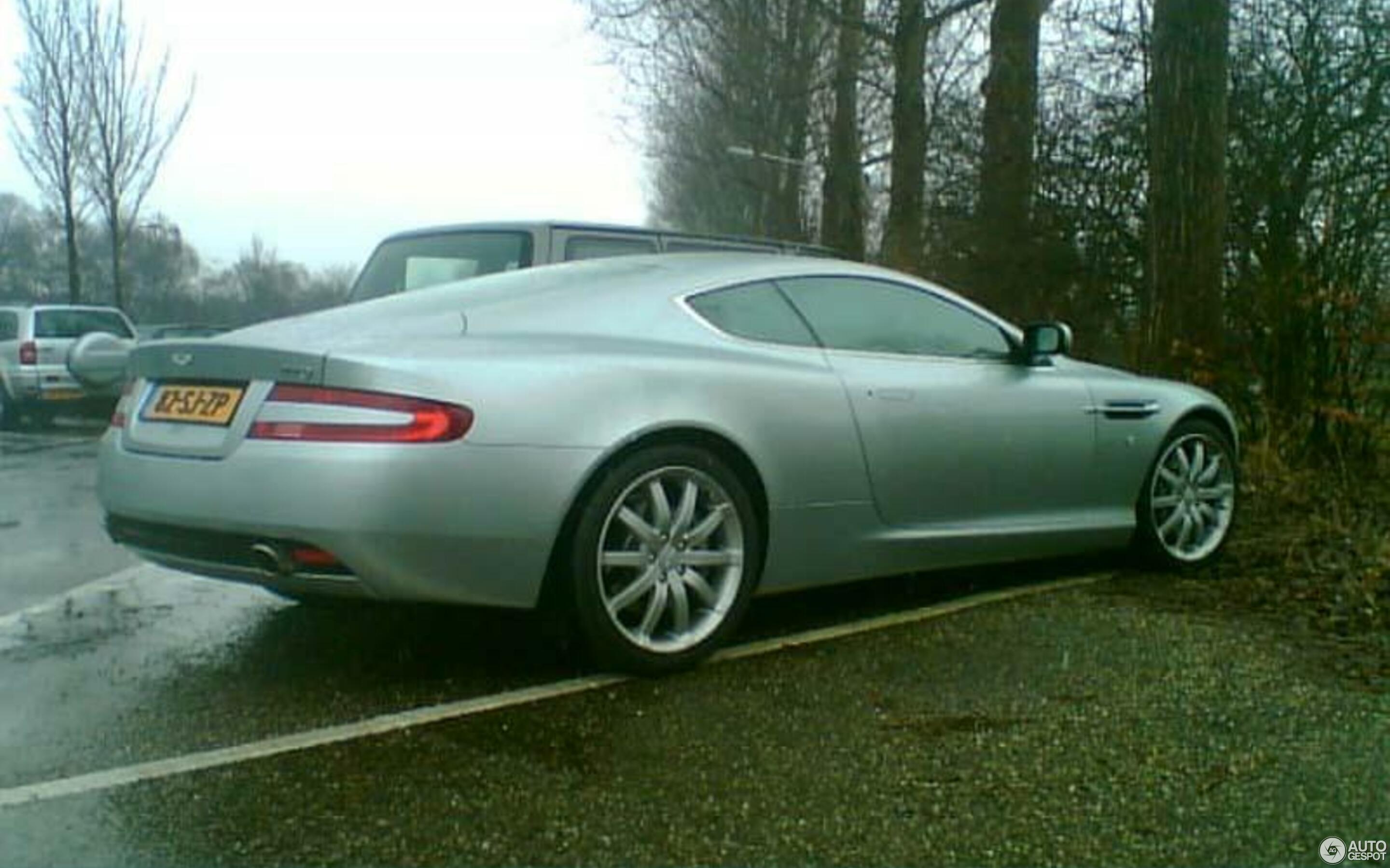 Aston Martin DB9