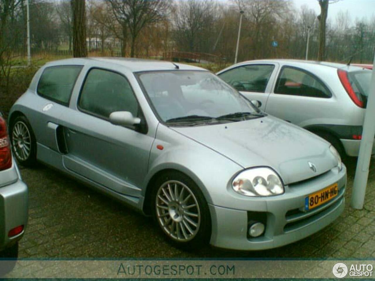 Renault Clio V6