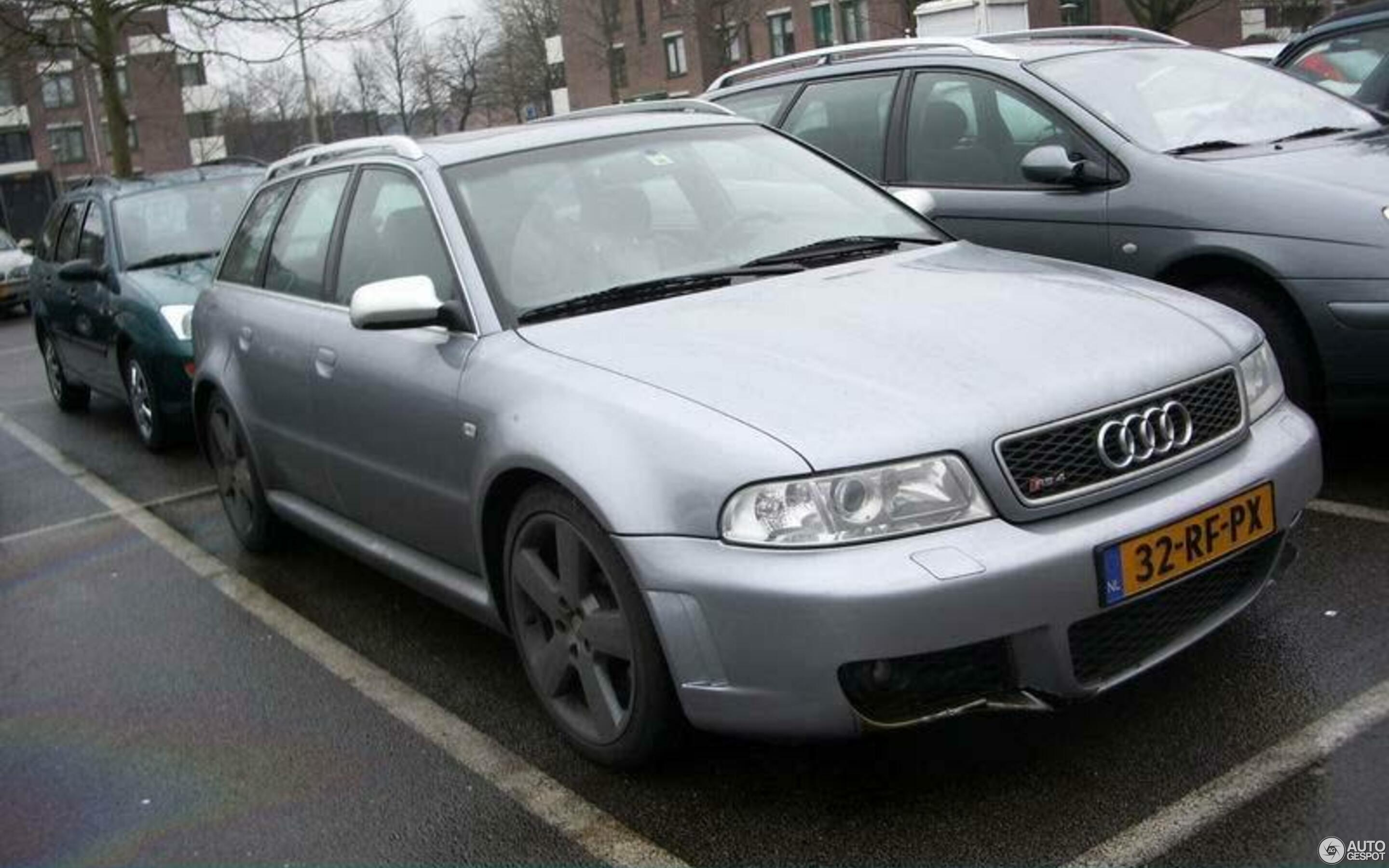 Audi RS4 Avant B5