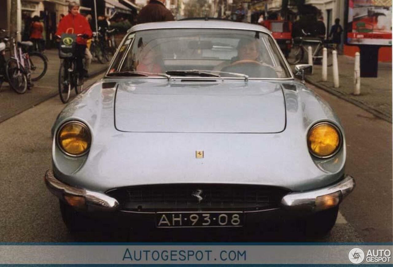 Ferrari 365 GT 2+2