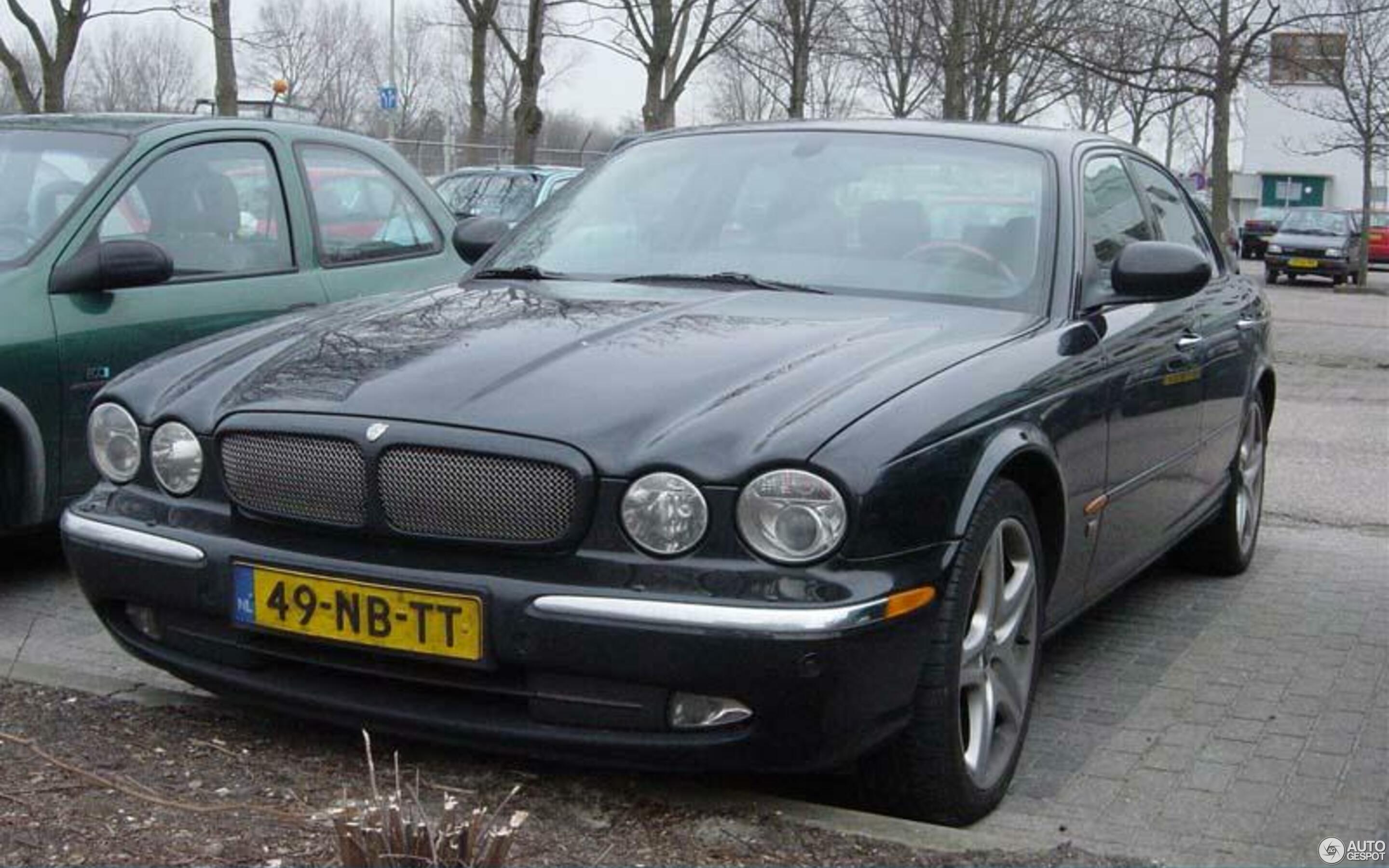 Jaguar XJR