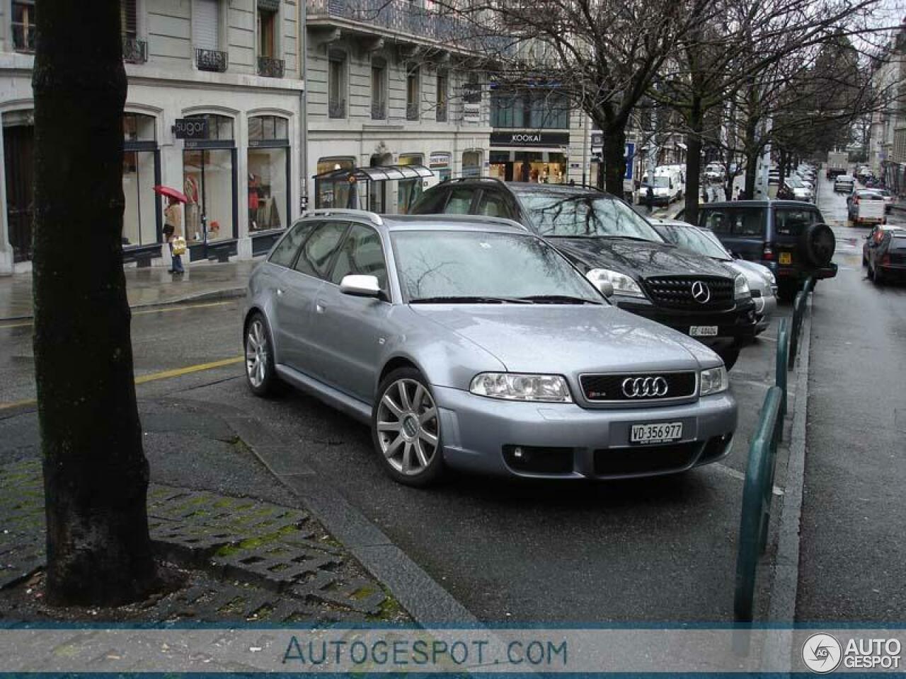 Audi RS4 Avant B5